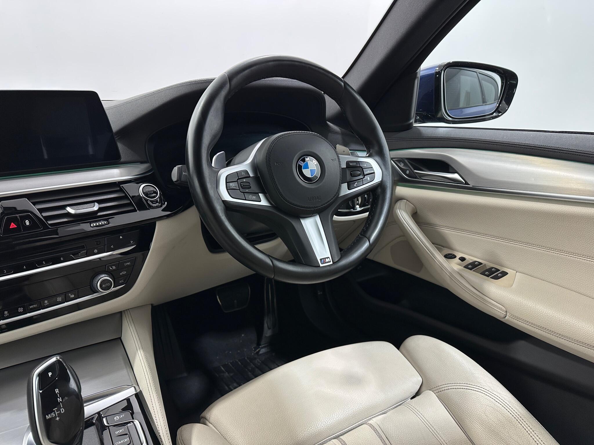 BMW 5 Series view 12
