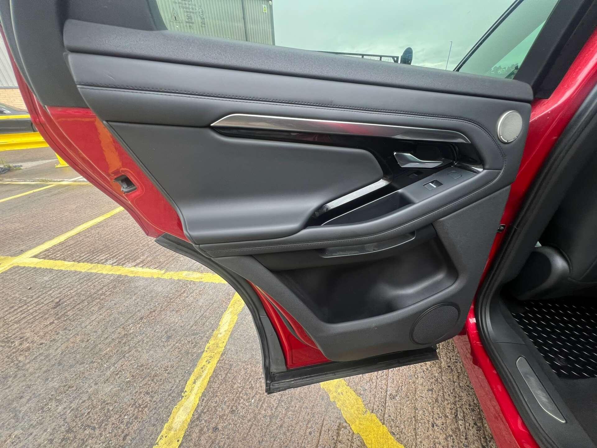 Land Rover Range Rover Evoque view 41