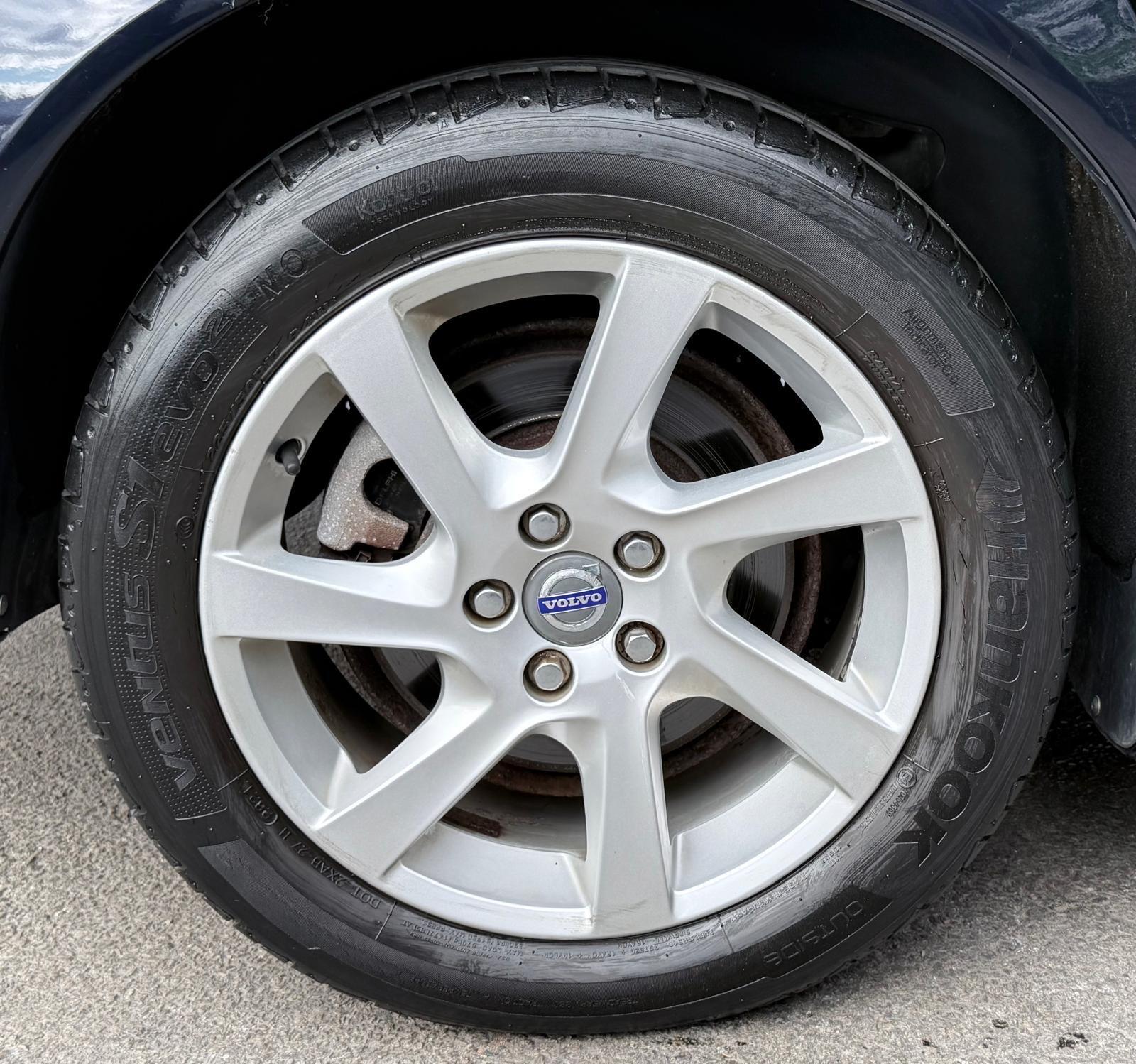 Volvo S80 view 41