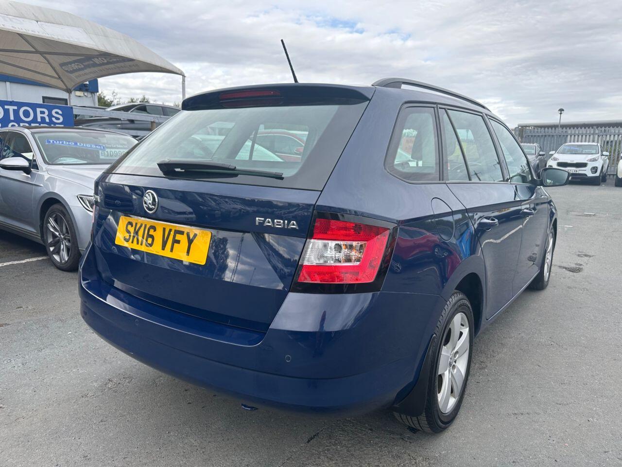 Skoda Fabia view 30