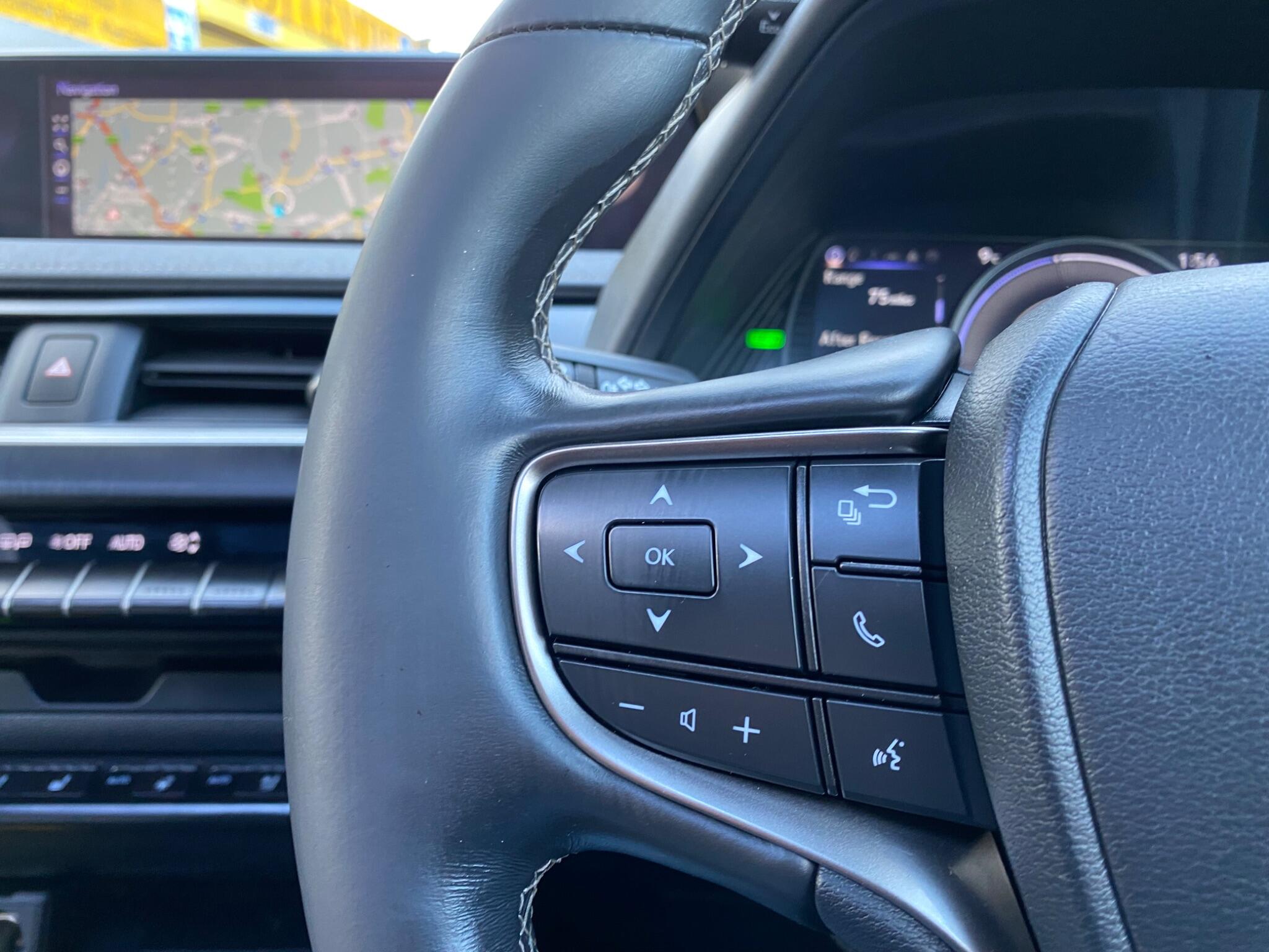 Lexus Ux view 28