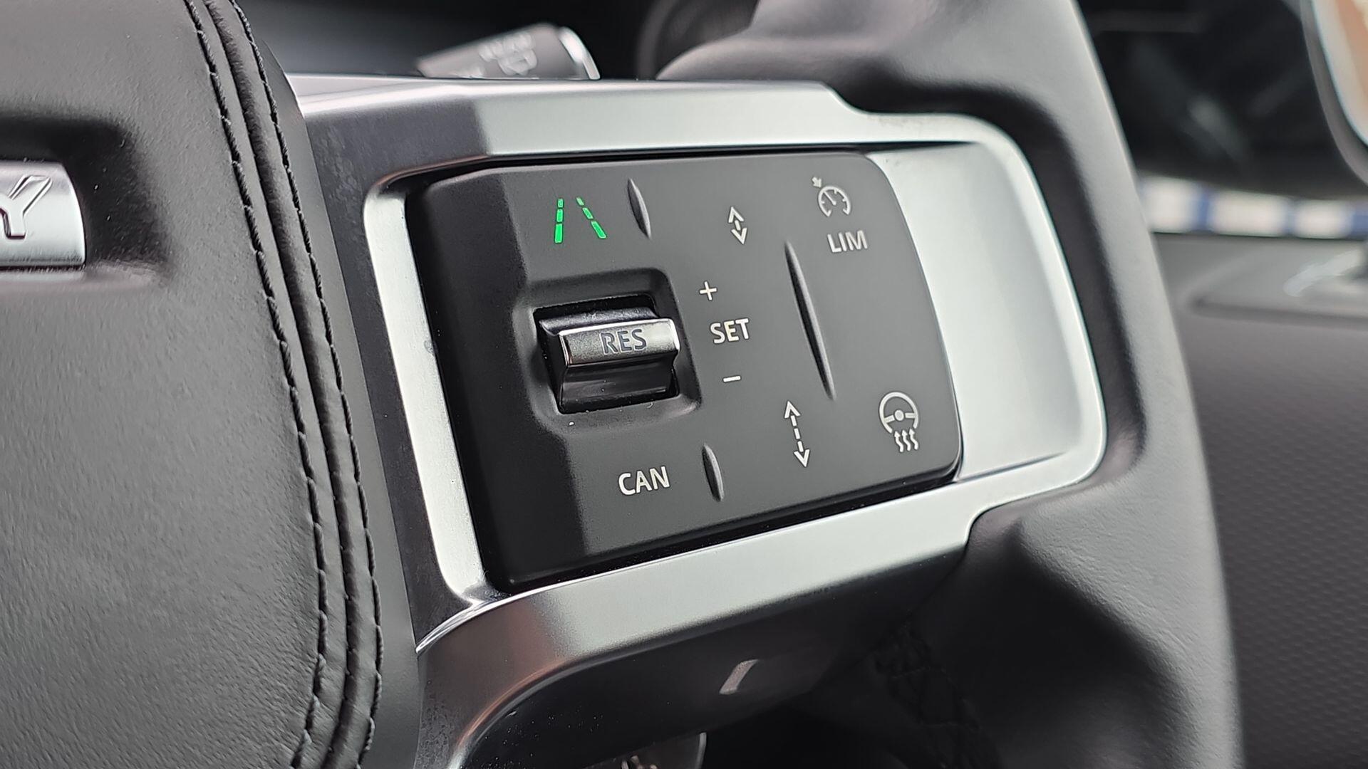 Land Rover Discovery view 30