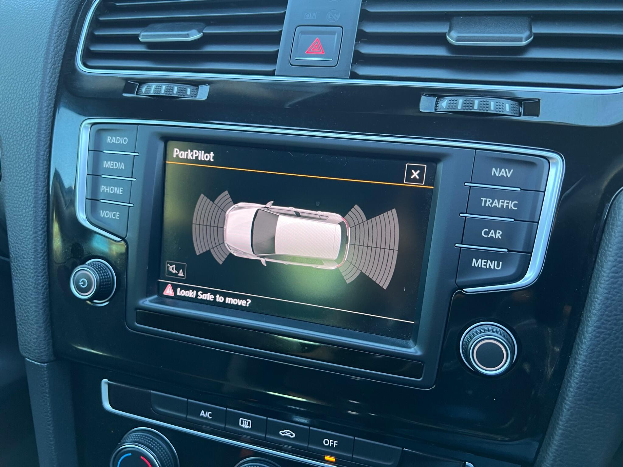 Volkswagen Golf view 19