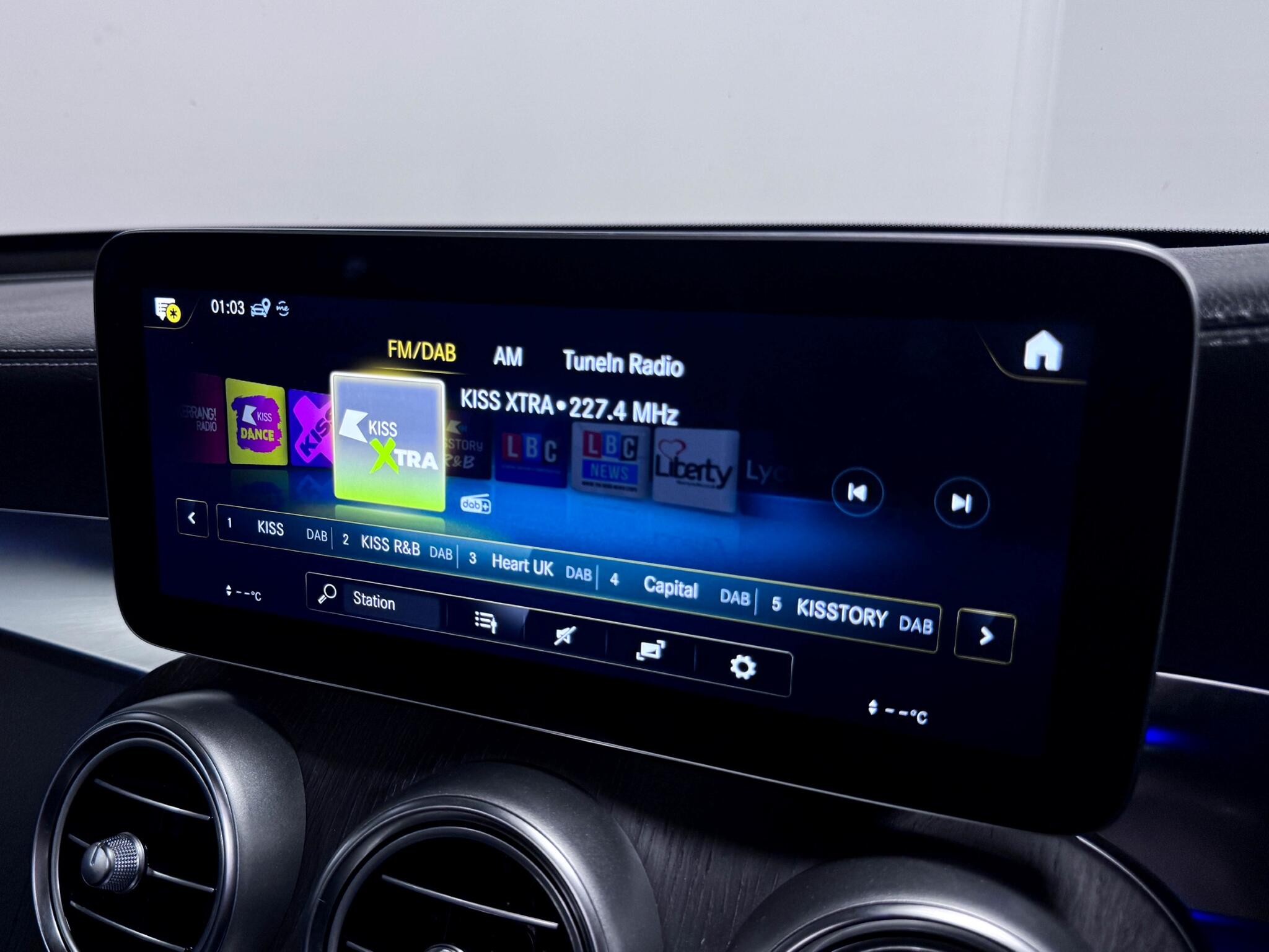 Mercedes-Benz GLC view 44