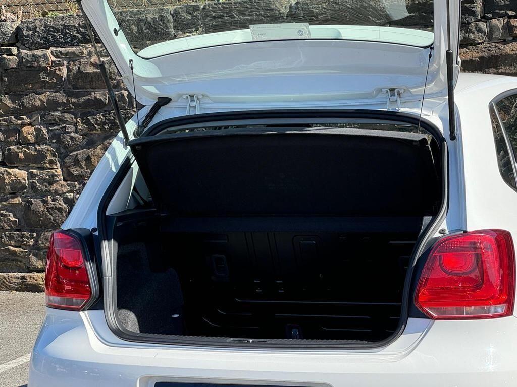 Volkswagen Polo view 19
