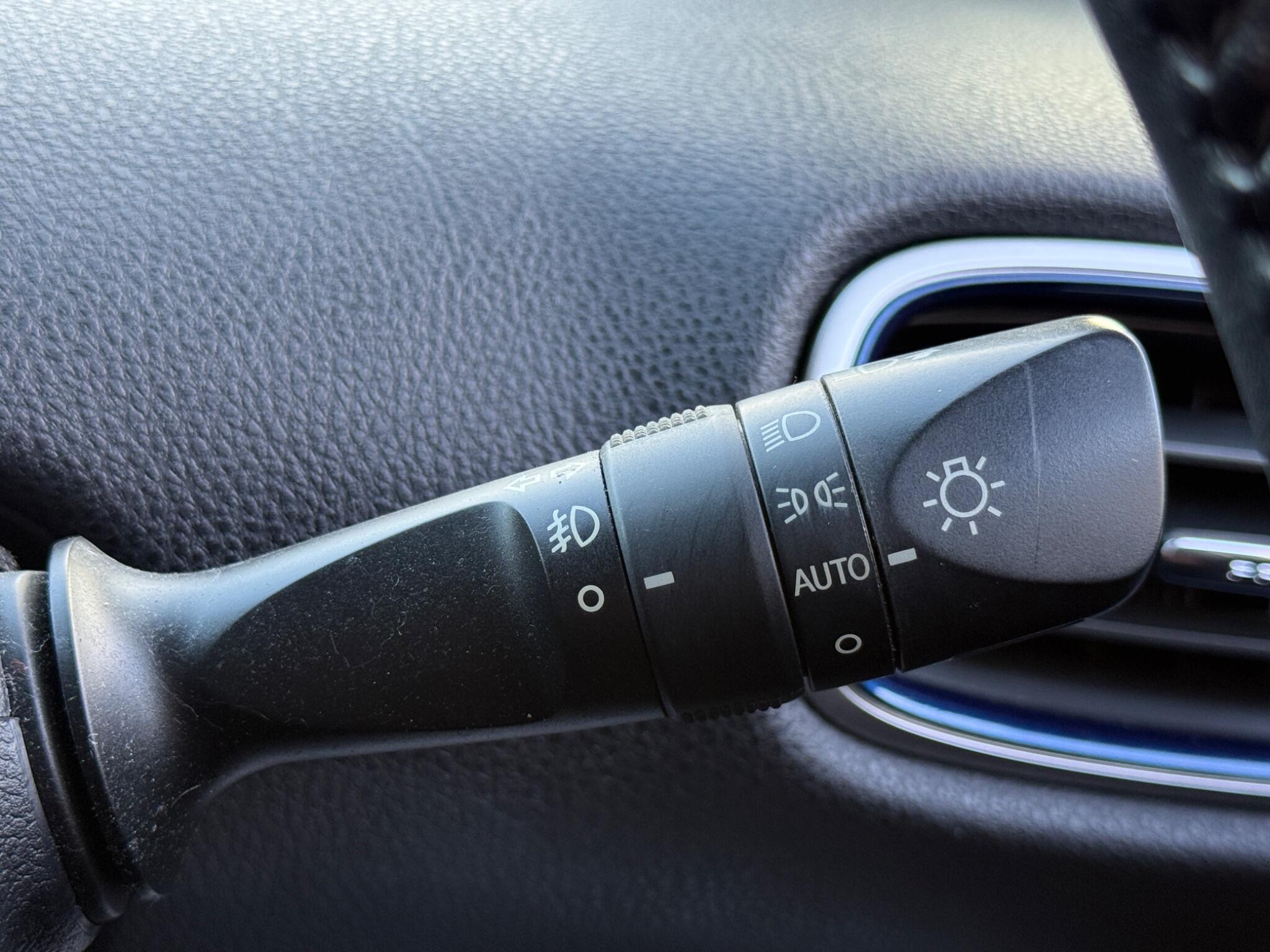 Toyota Prius - Image 70