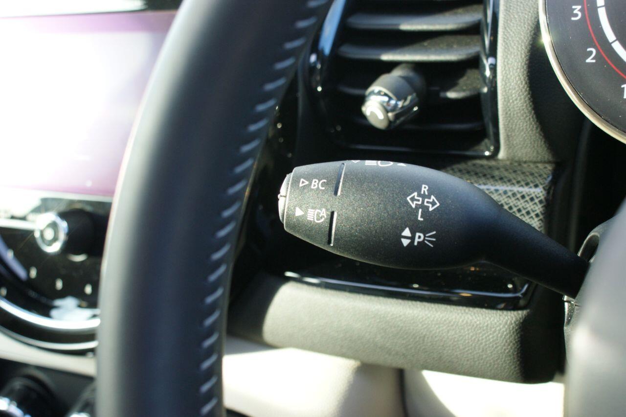 Mini Clubman view 75