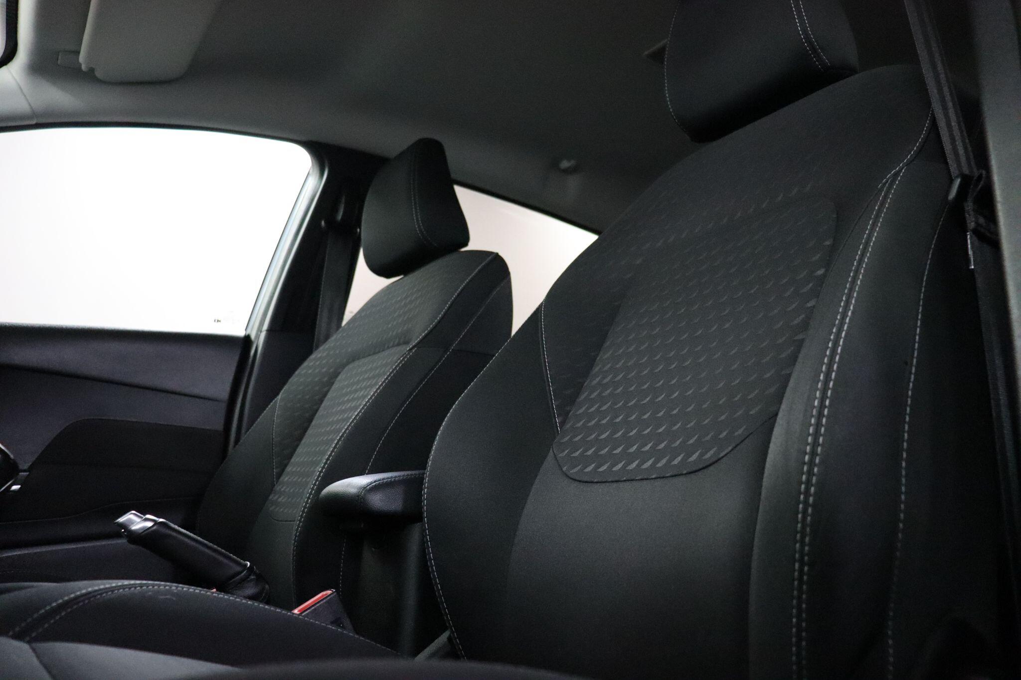 Ford Fiesta view 35