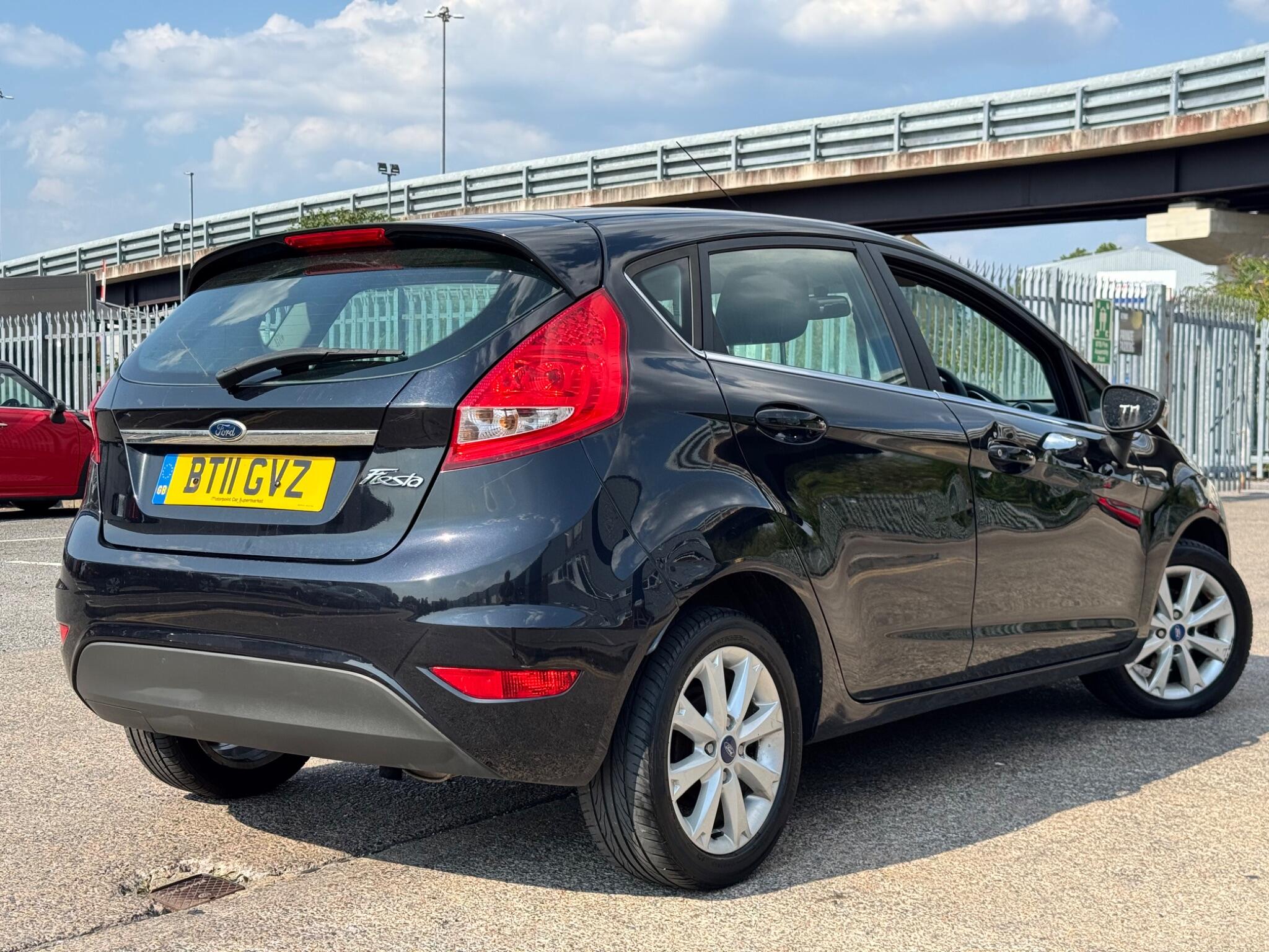 Ford Fiesta view 19