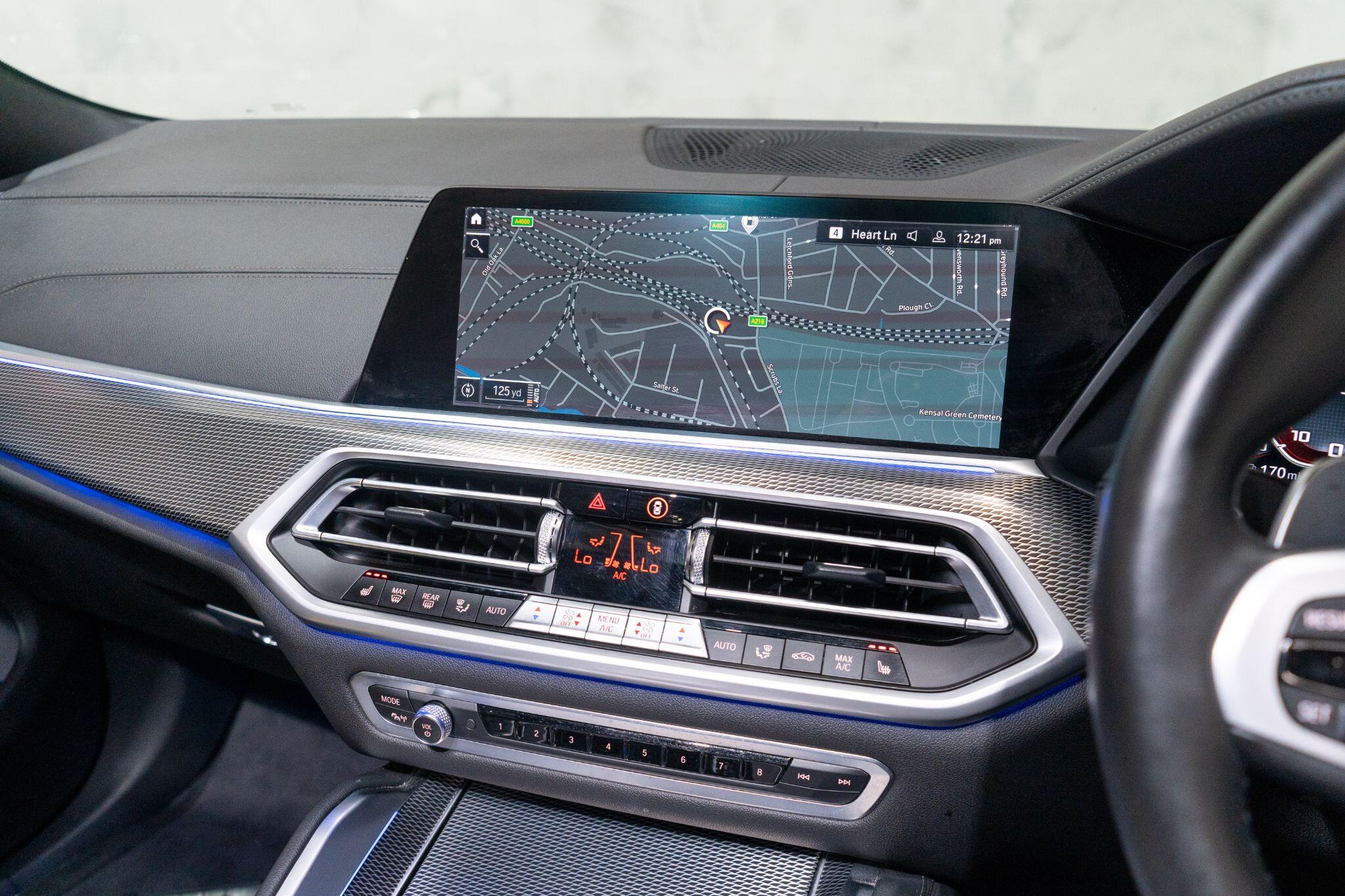 BMW X6 view 19