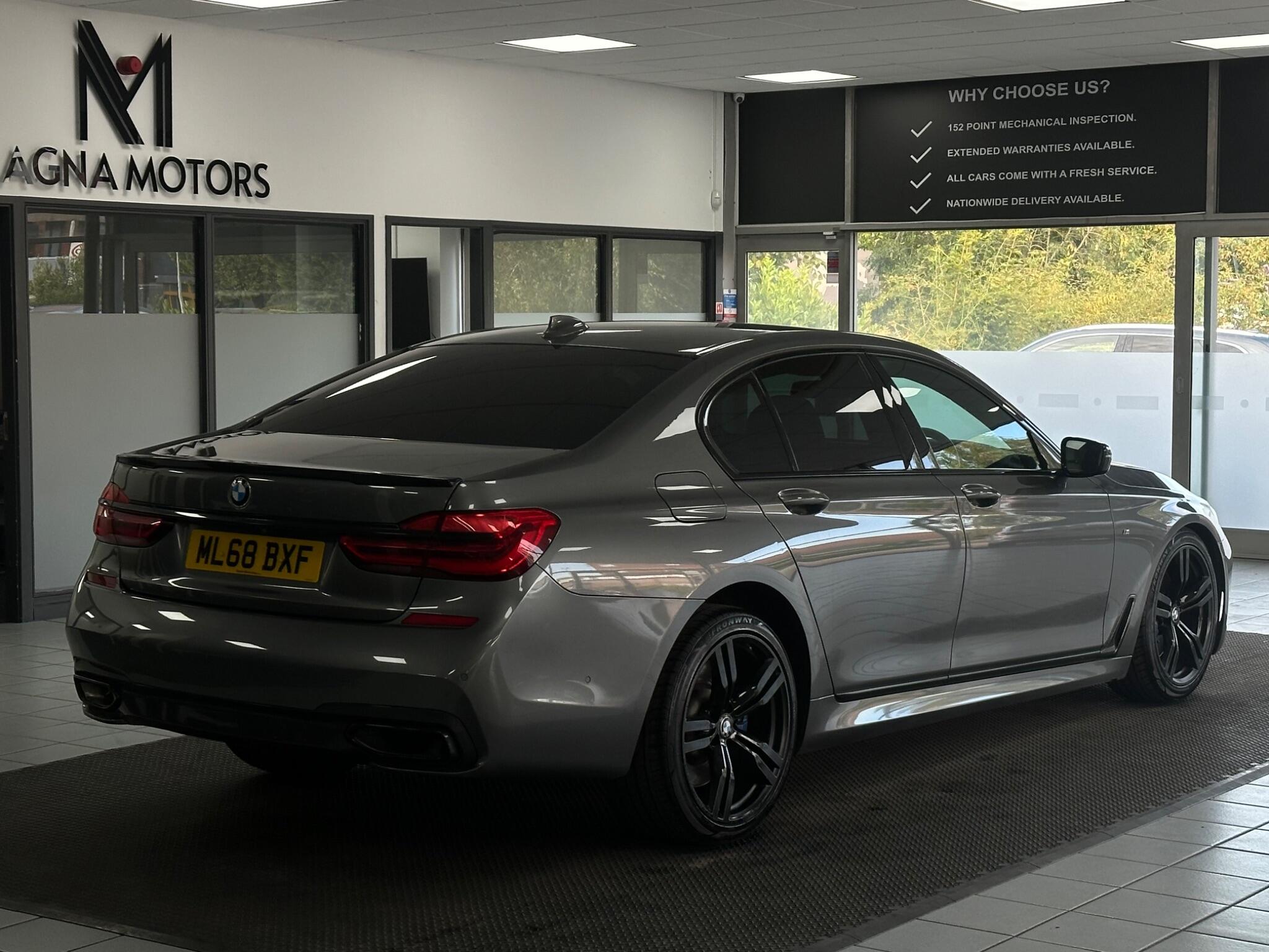 BMW 7 Series view 13