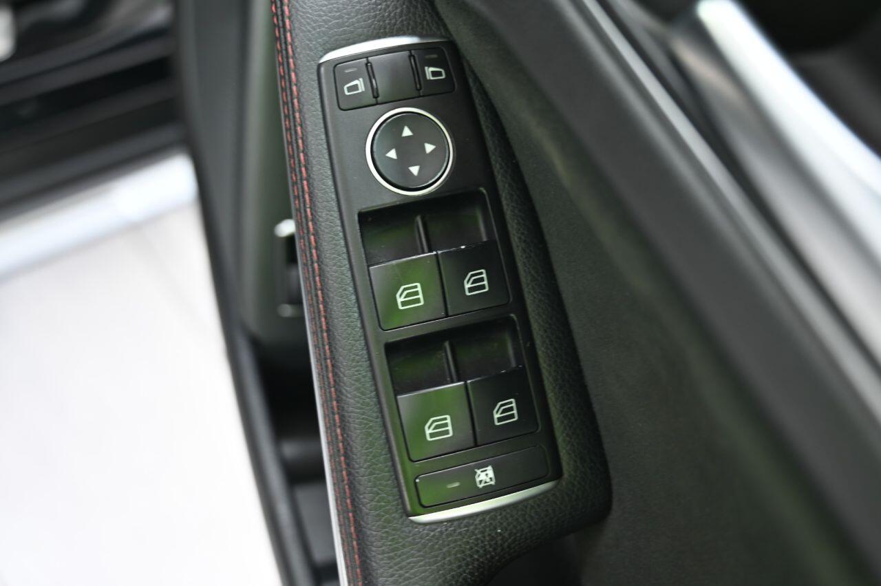 Mercedes-Benz Gla view 36