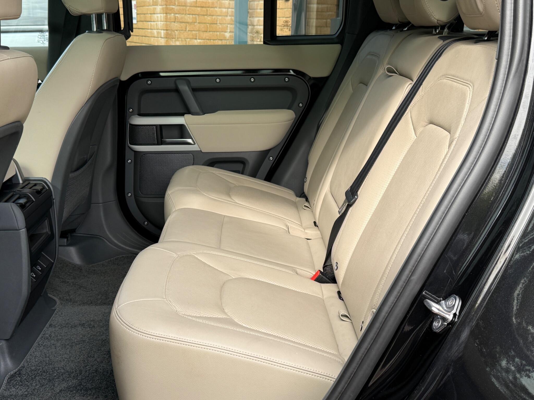 Land Rover Defender view 42