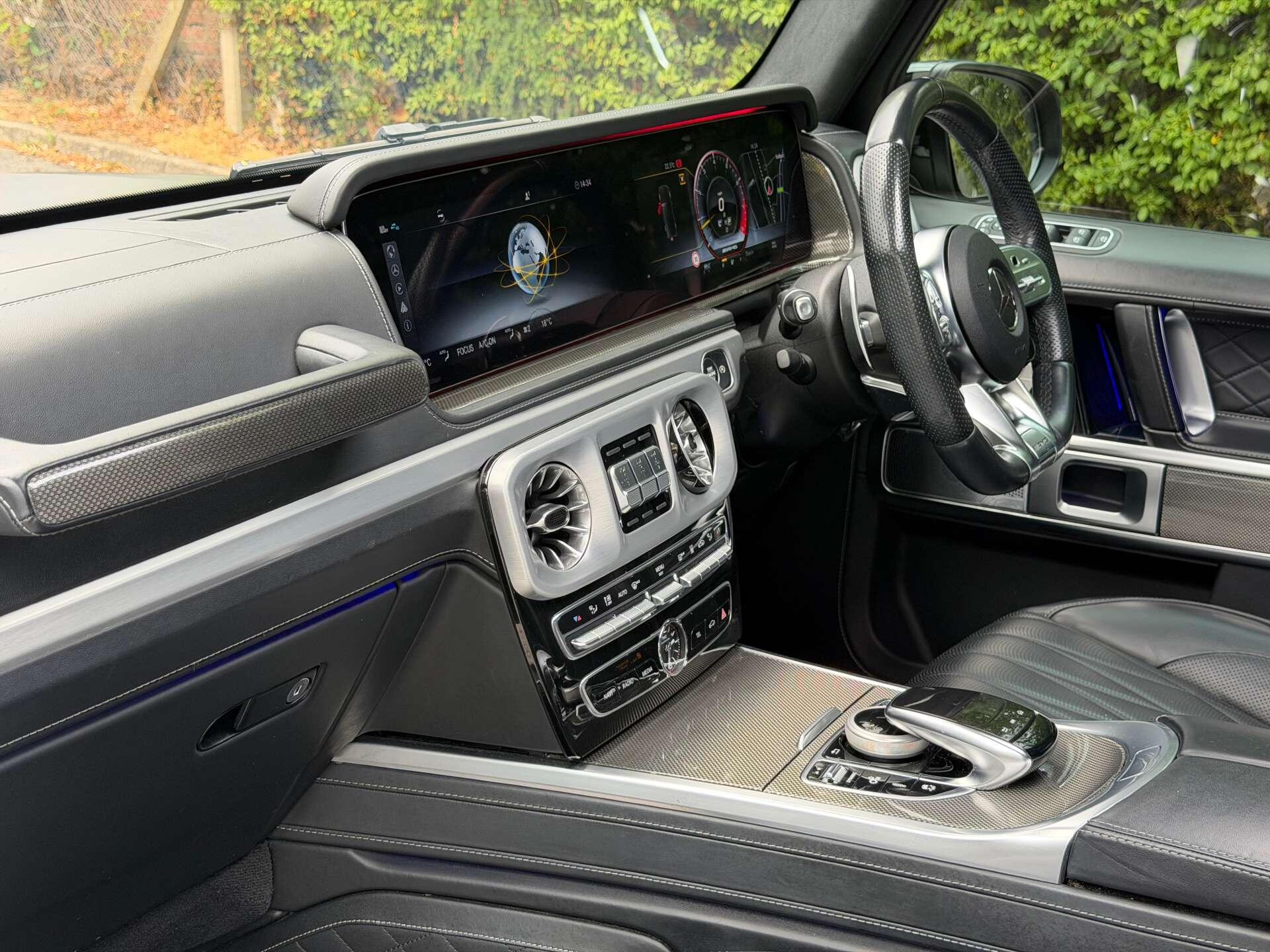 Mercedes-Benz G-Class view 31