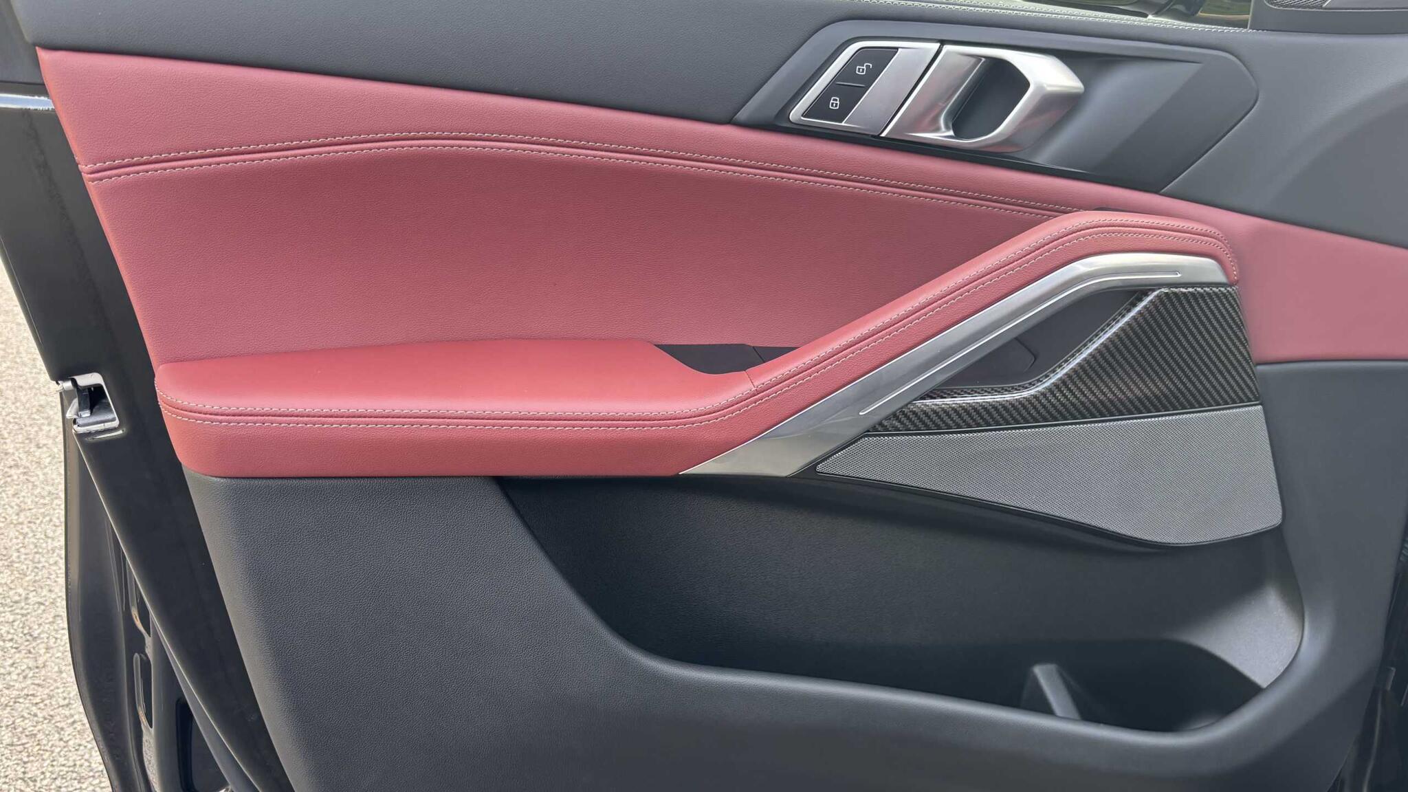 BMW X6 view 22
