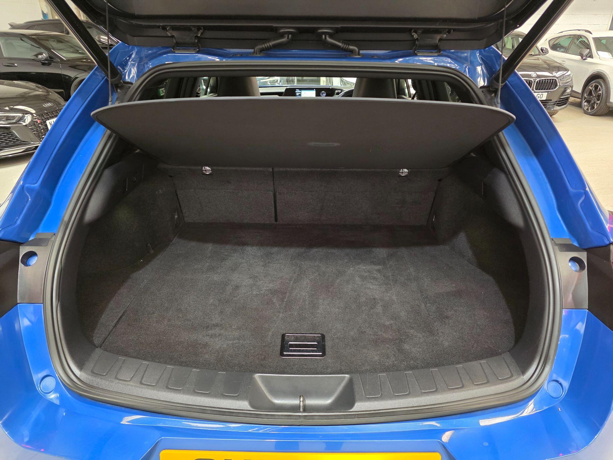 Lexus Ux view 29