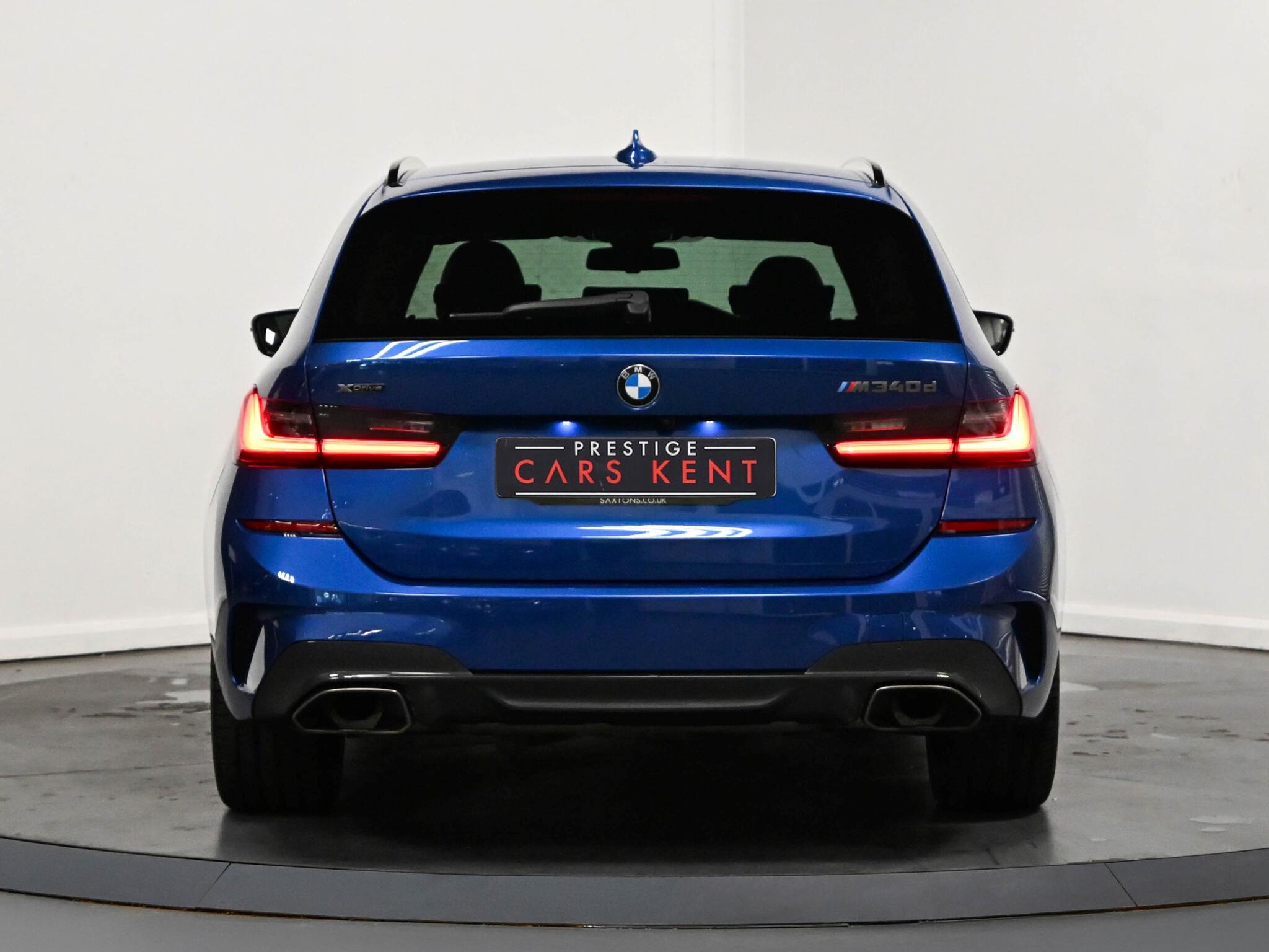 BMW 3 Series view 6