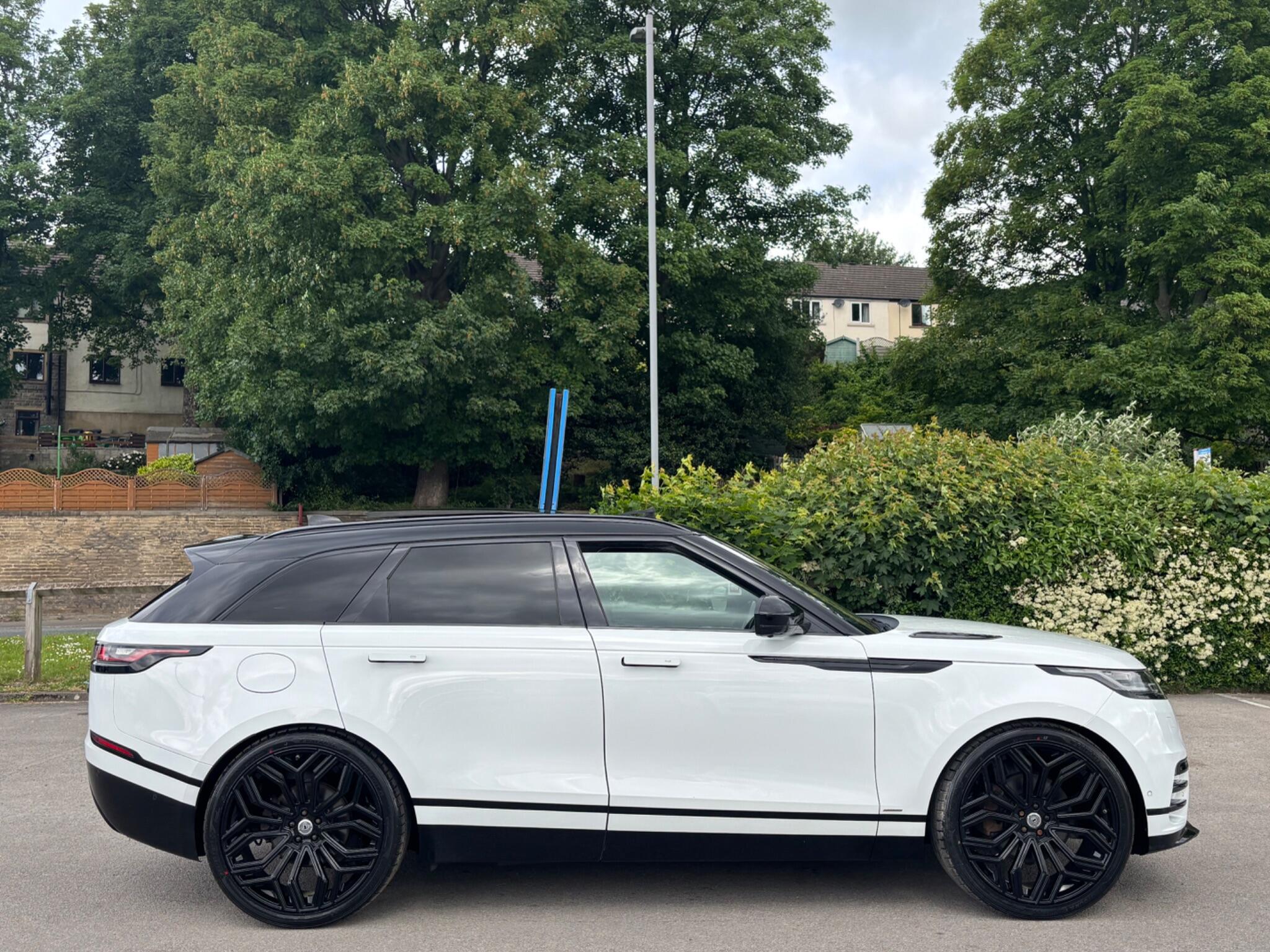 Land Rover Range Rover Velar view 8