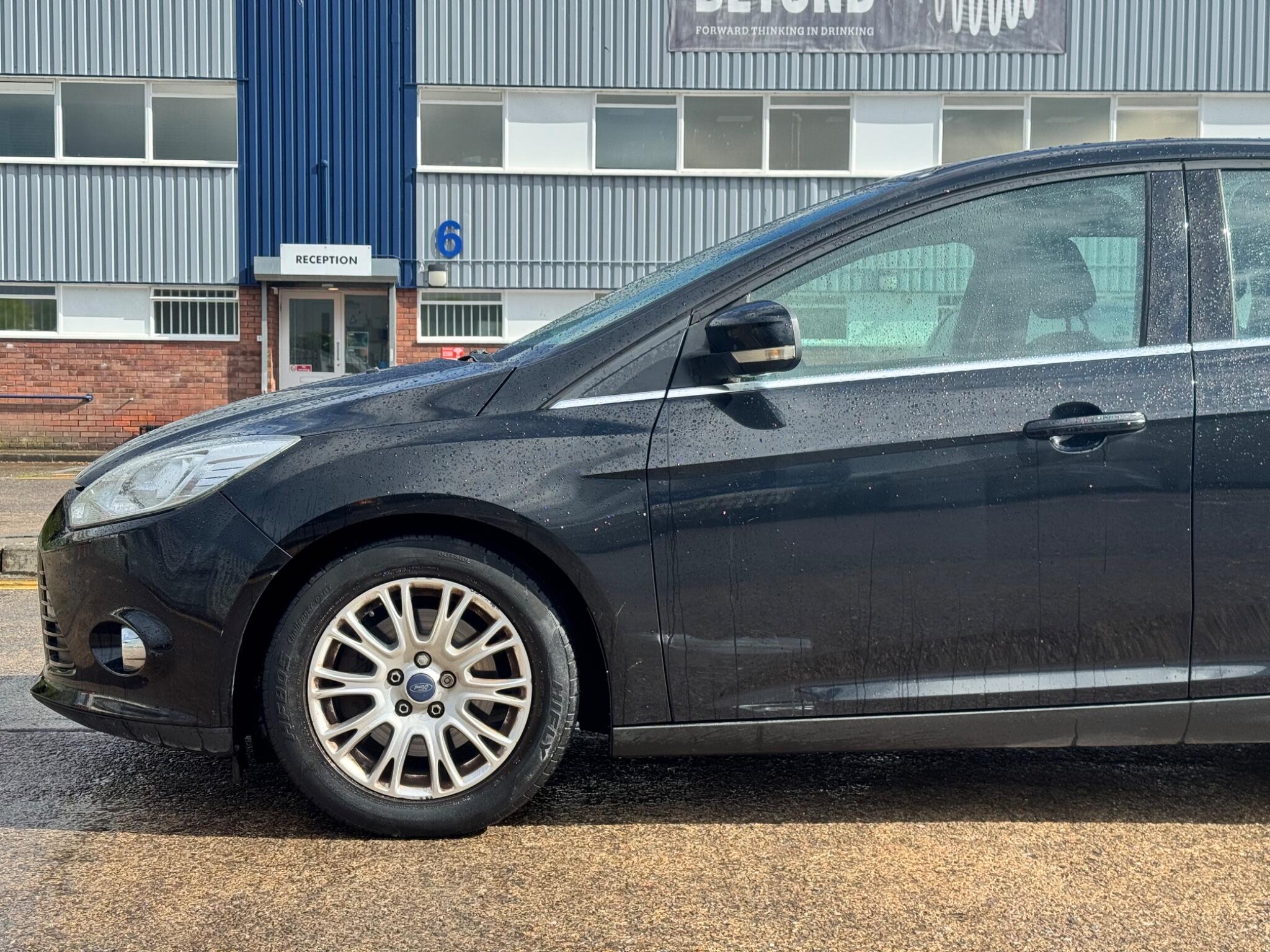 Ford Focus view 46
