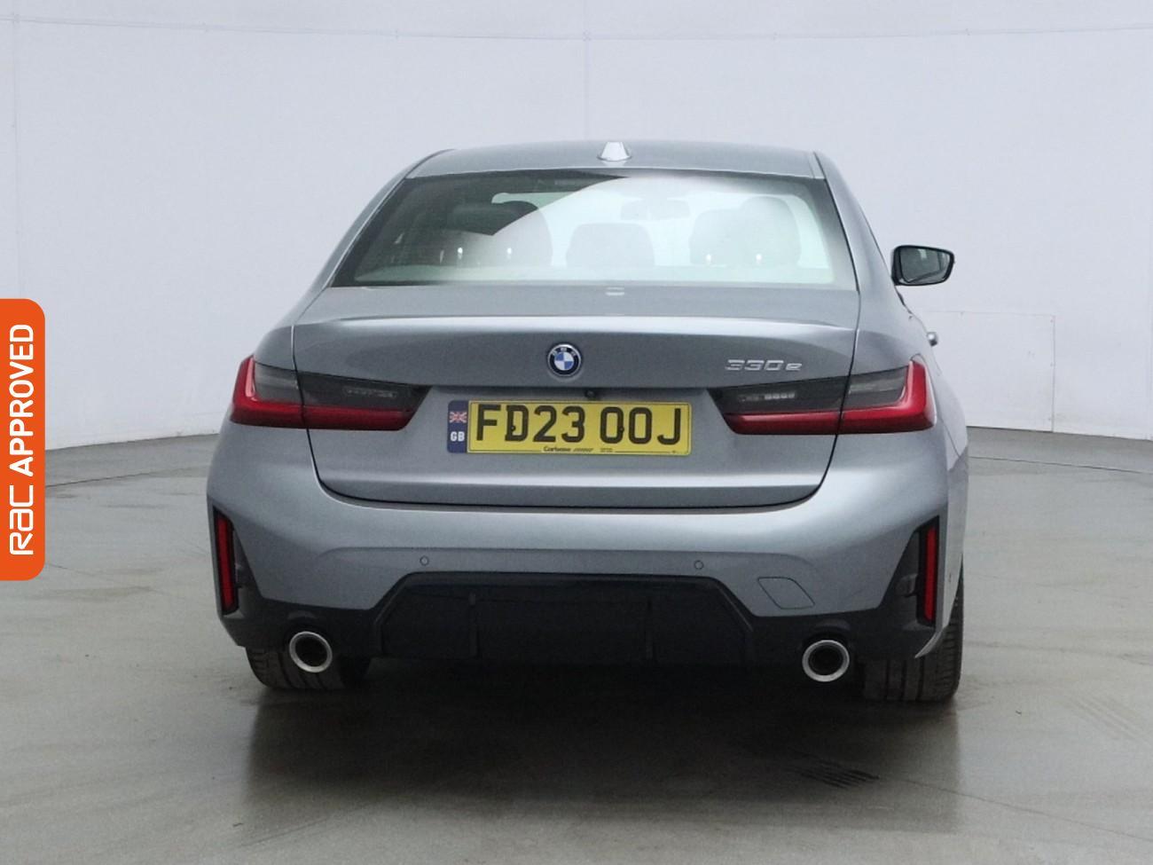BMW 3 Series view 9