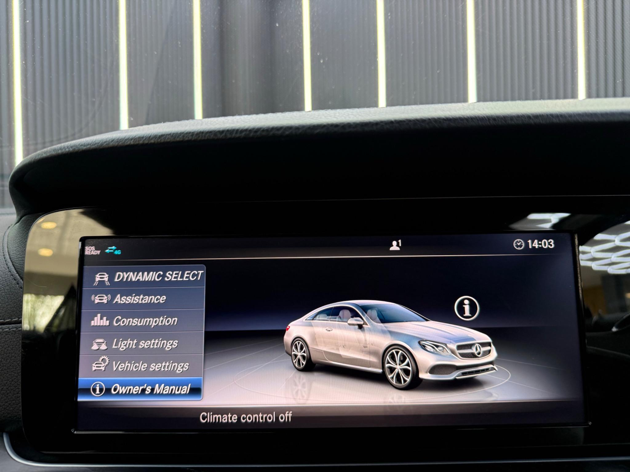 Mercedes-Benz E Class view 32