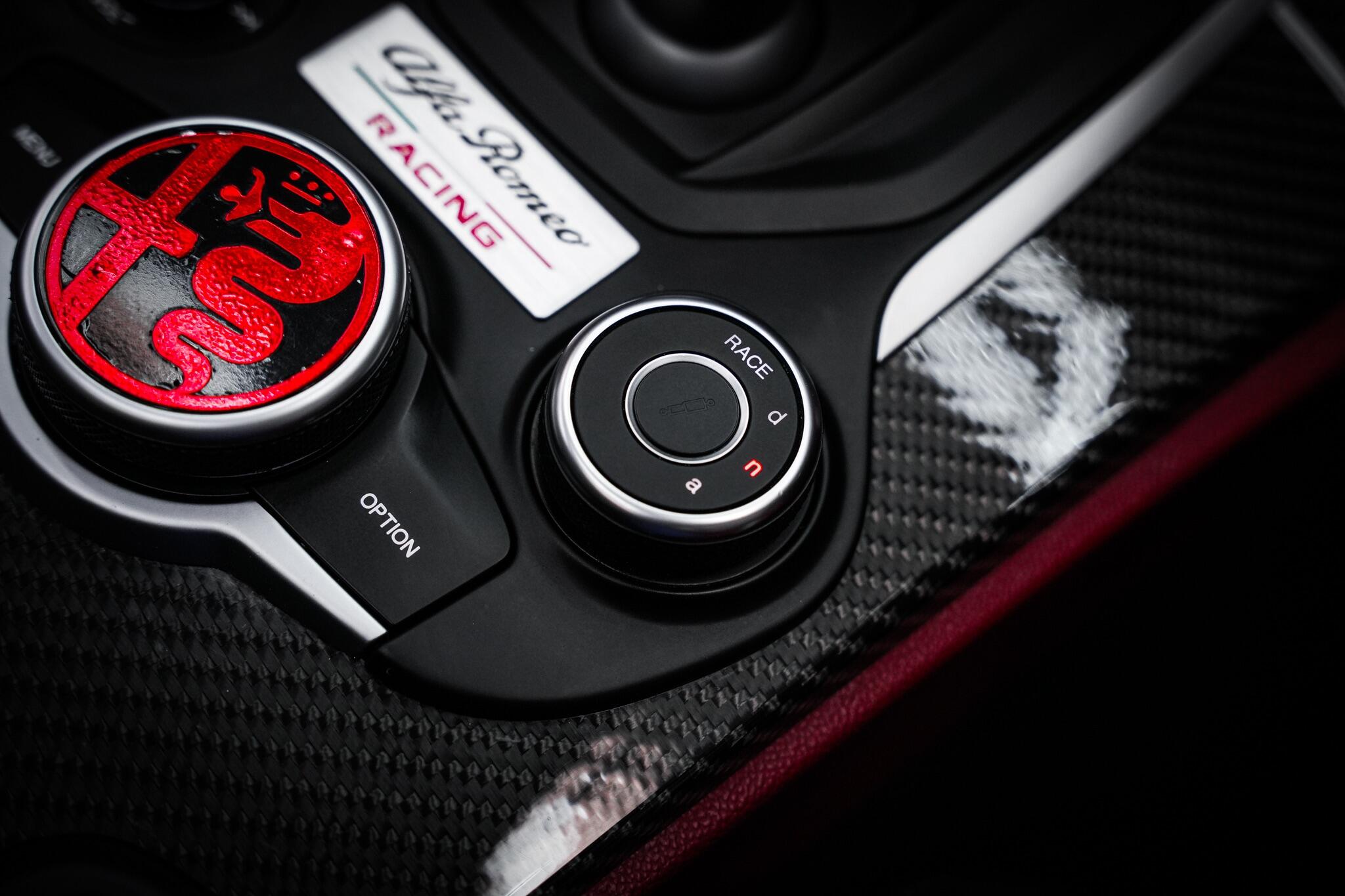 Alfa Romeo Stelvio view 45