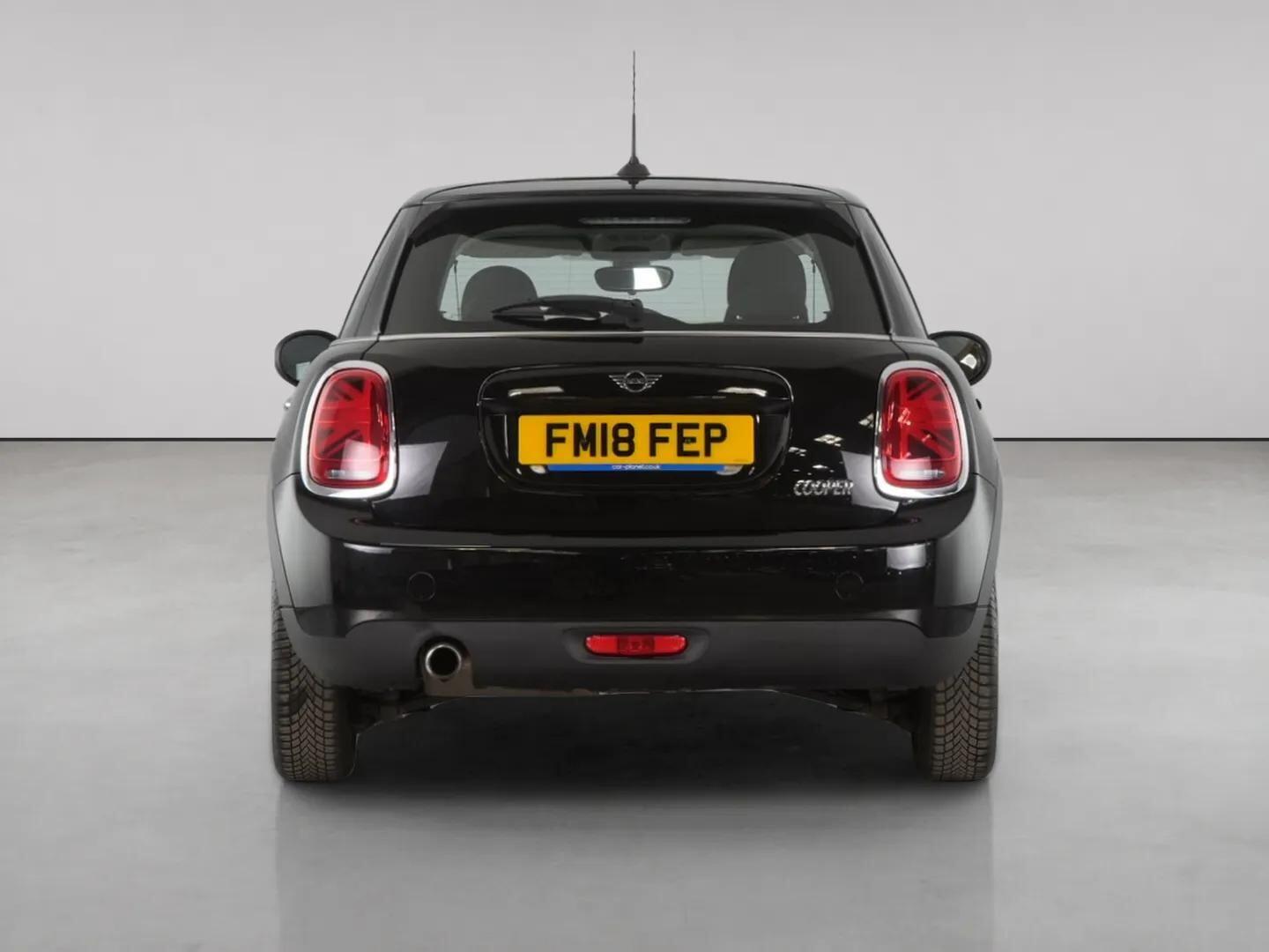 Mini Hatch view 7