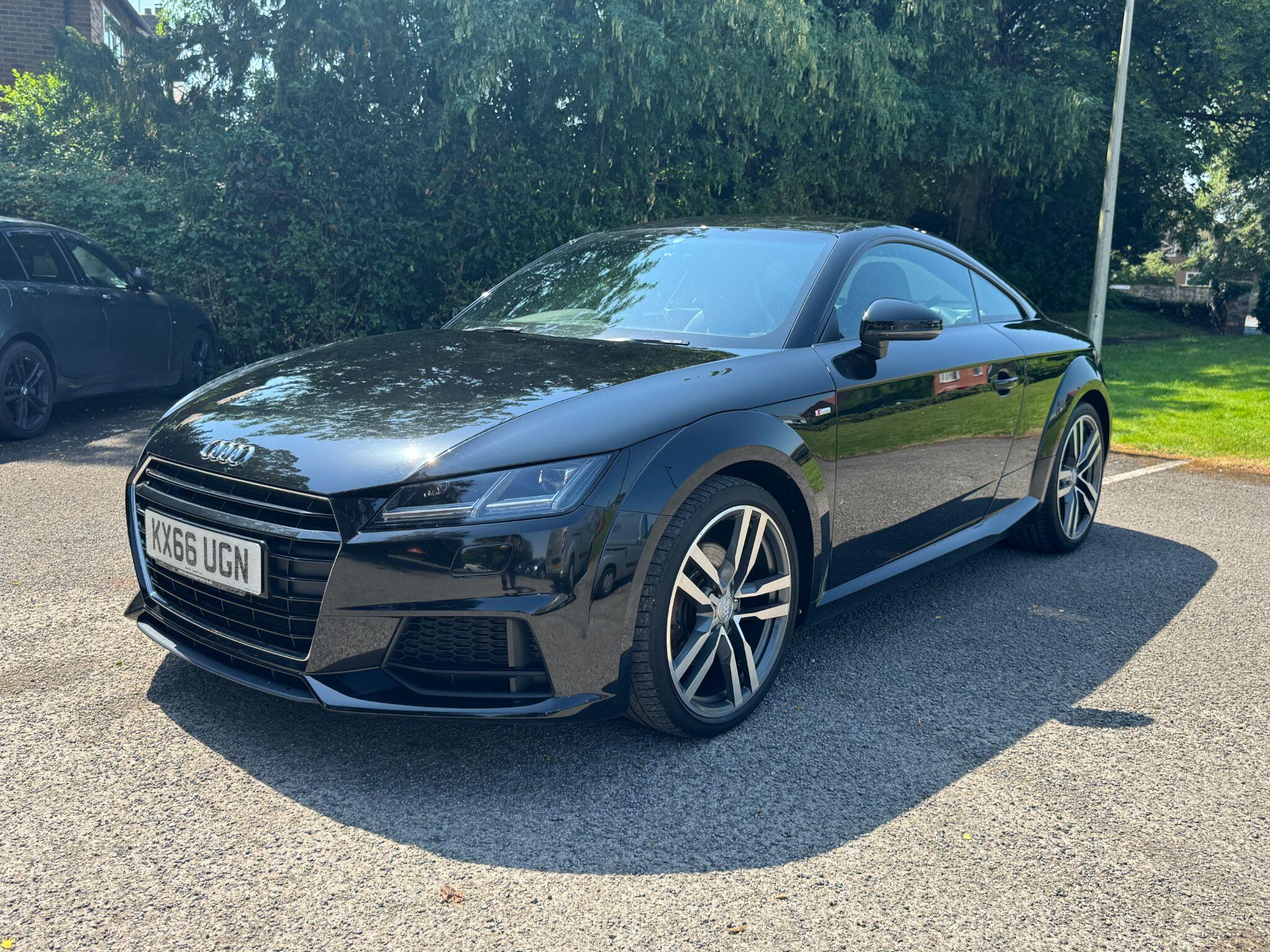 Audi TT view 3