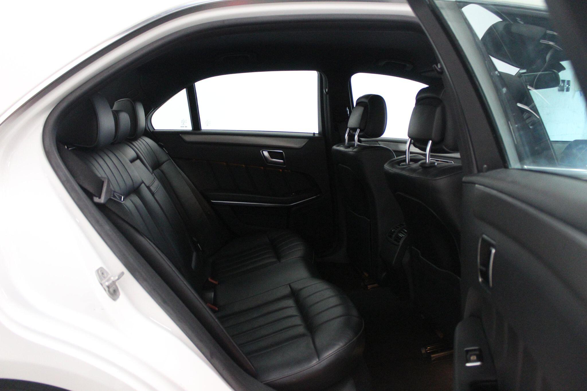 Mercedes-Benz E-Class view 52
