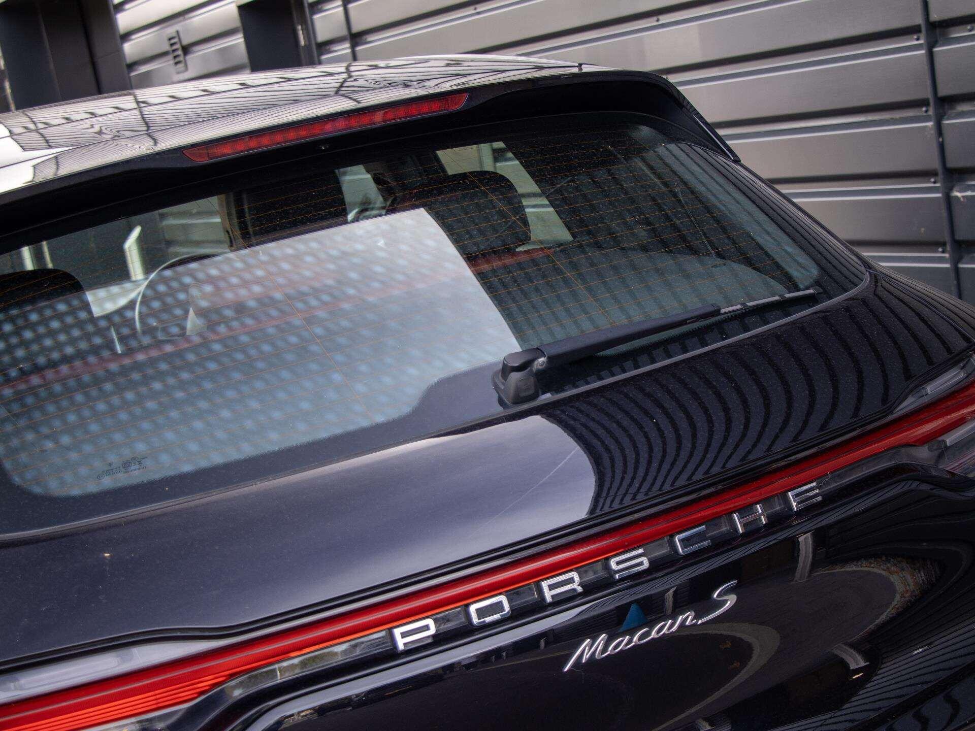 Porsche Macan view 29