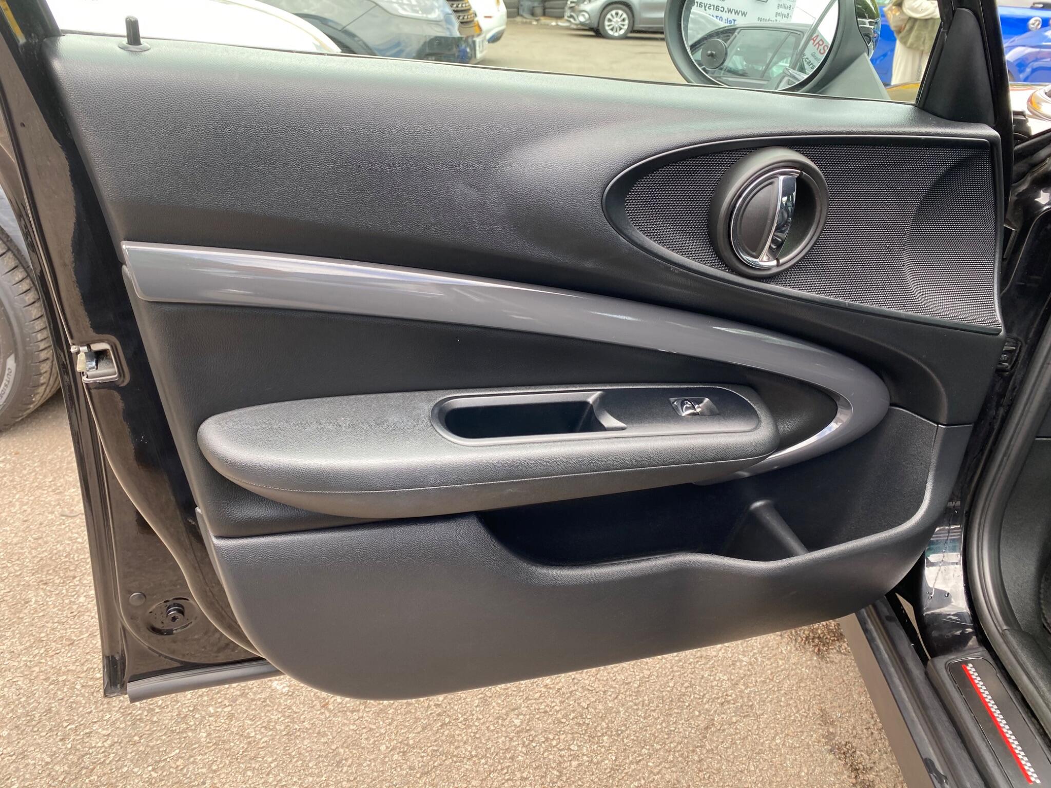 Mini Clubman view 31