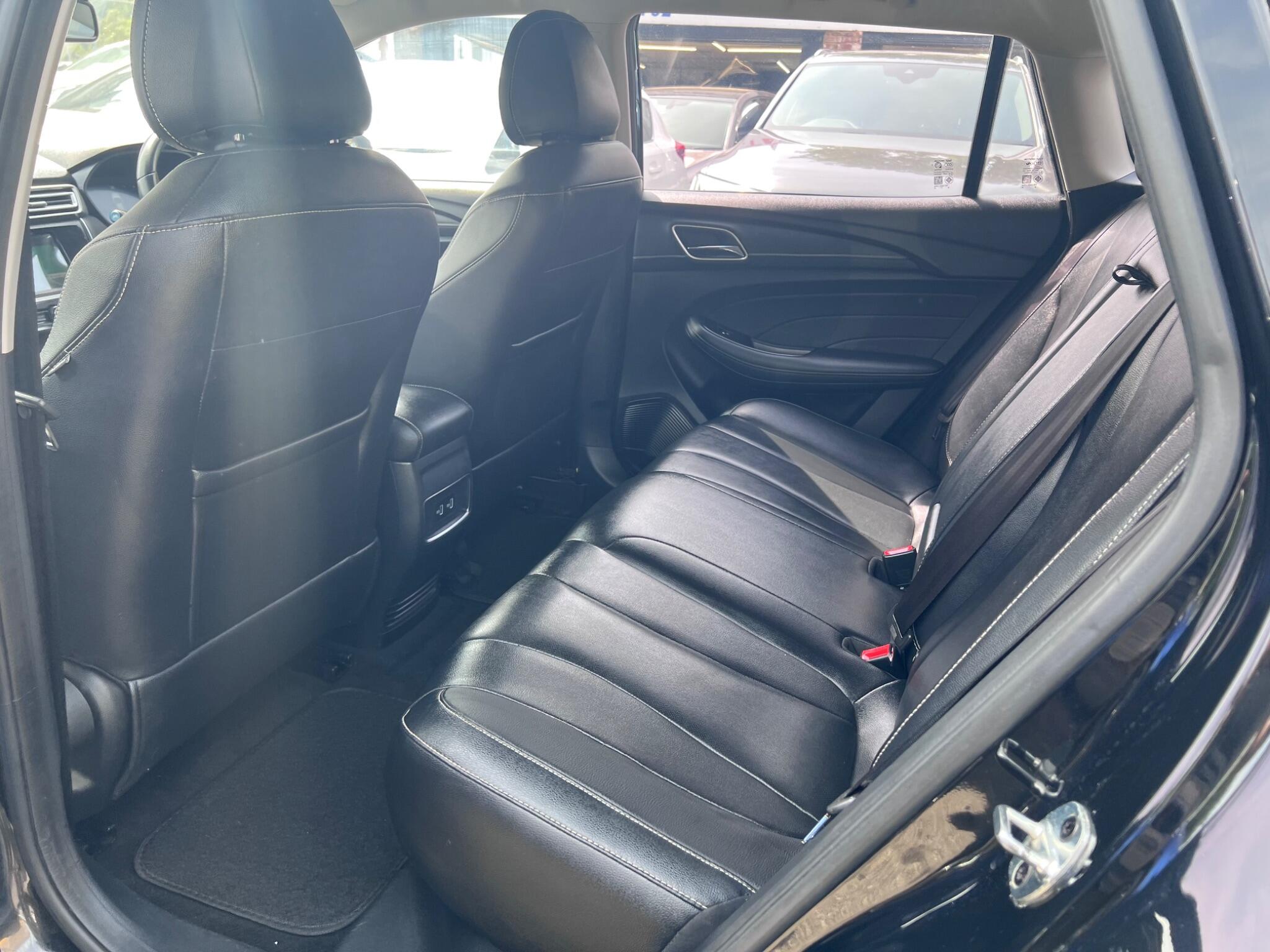 MG MG5 view 36