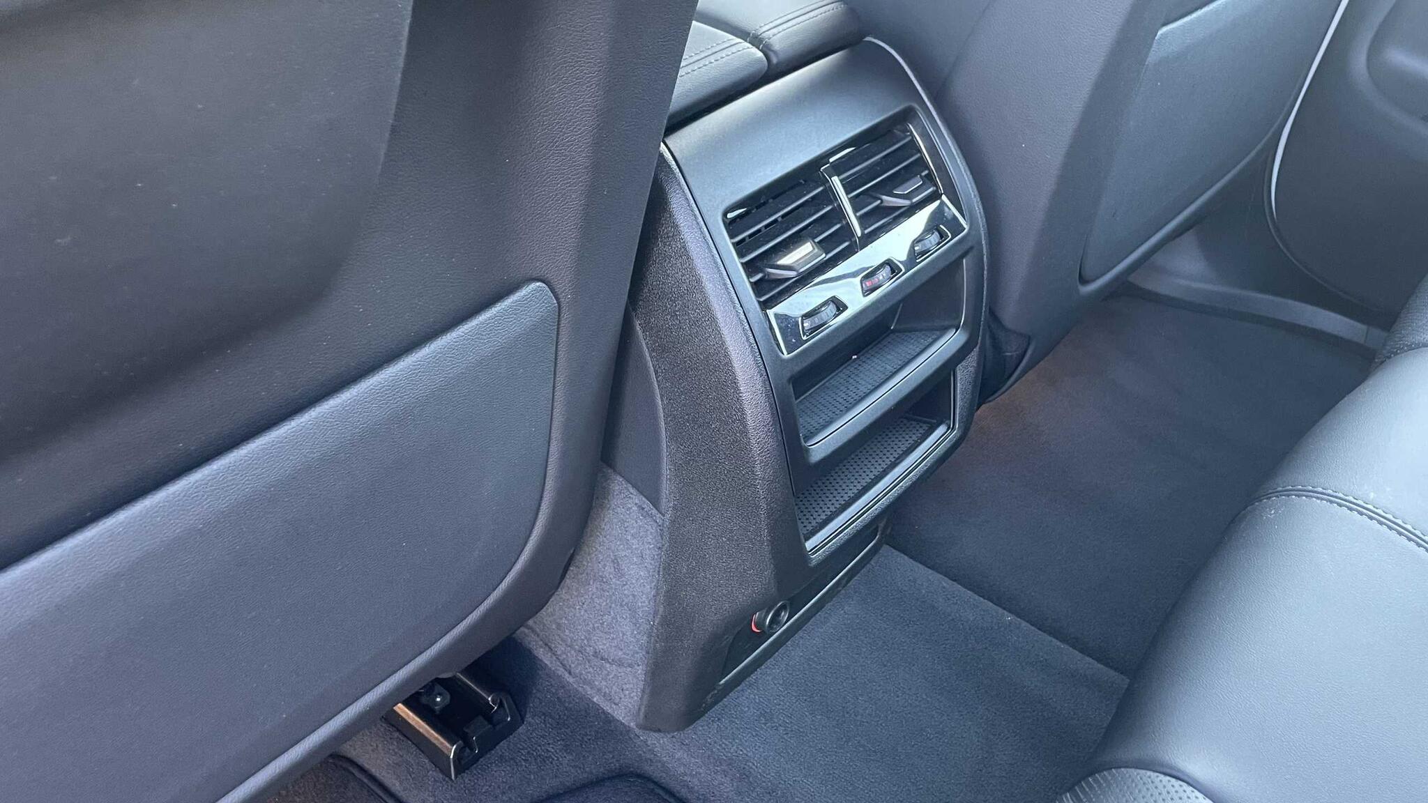 BMW X5 view 31