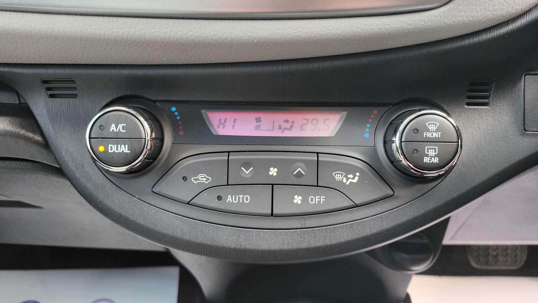 Toyota Yaris view 14