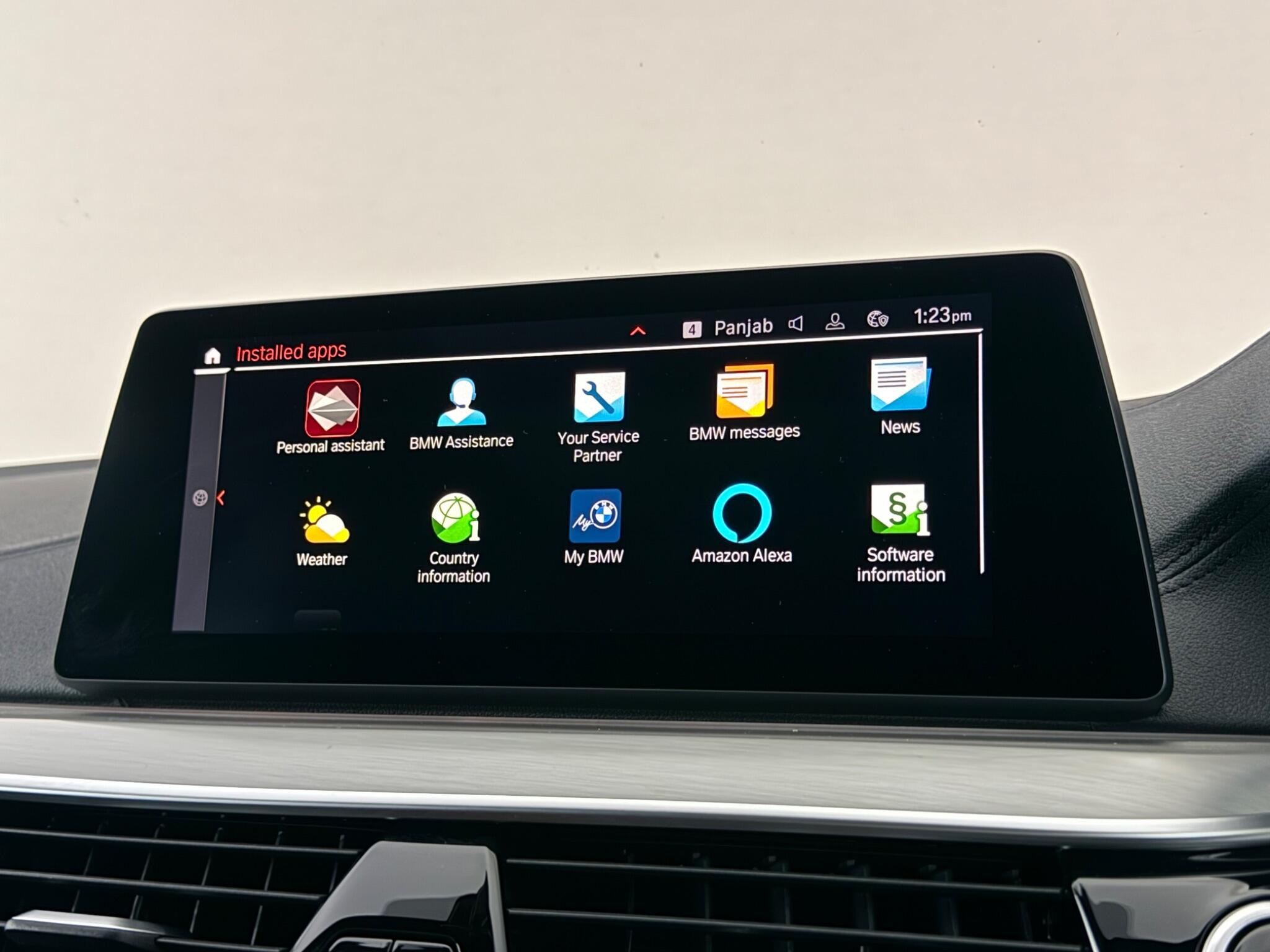 BMW 5 Series view 29