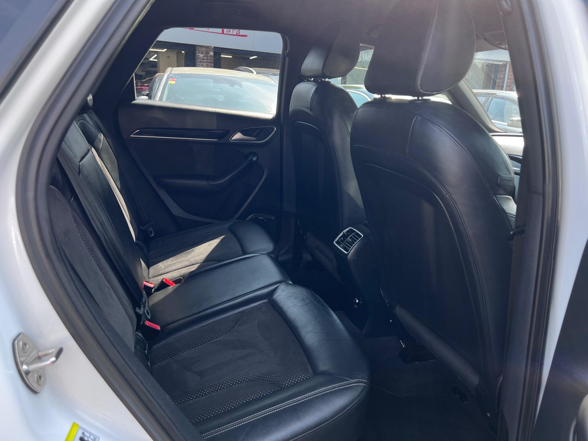 Audi Q3 view 32