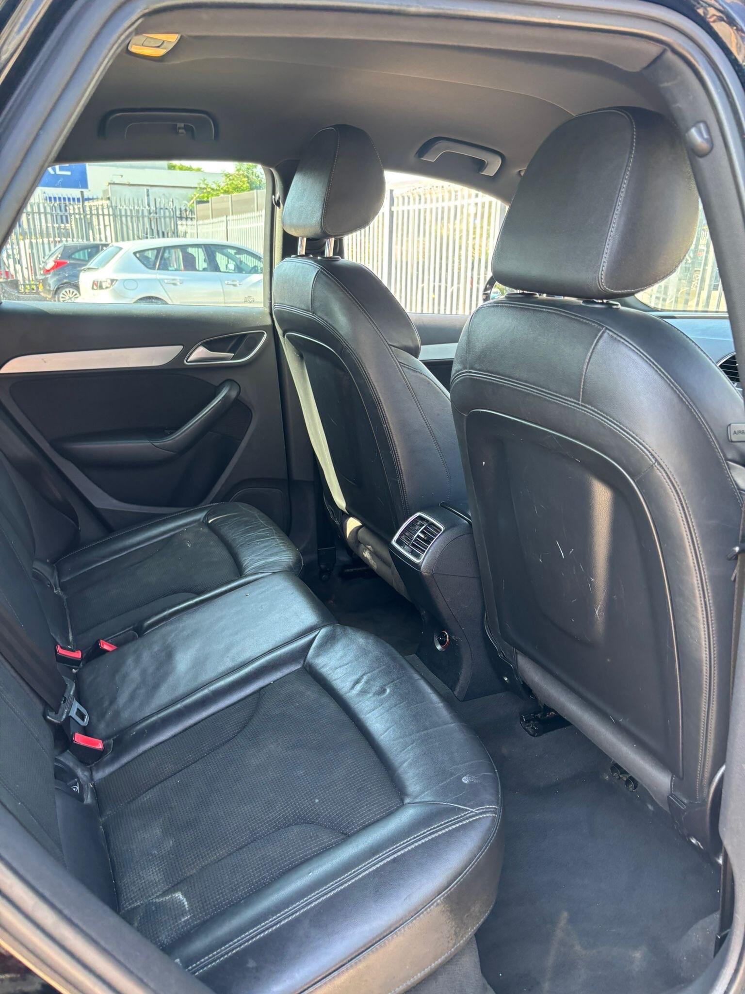 Audi Q3 view 28
