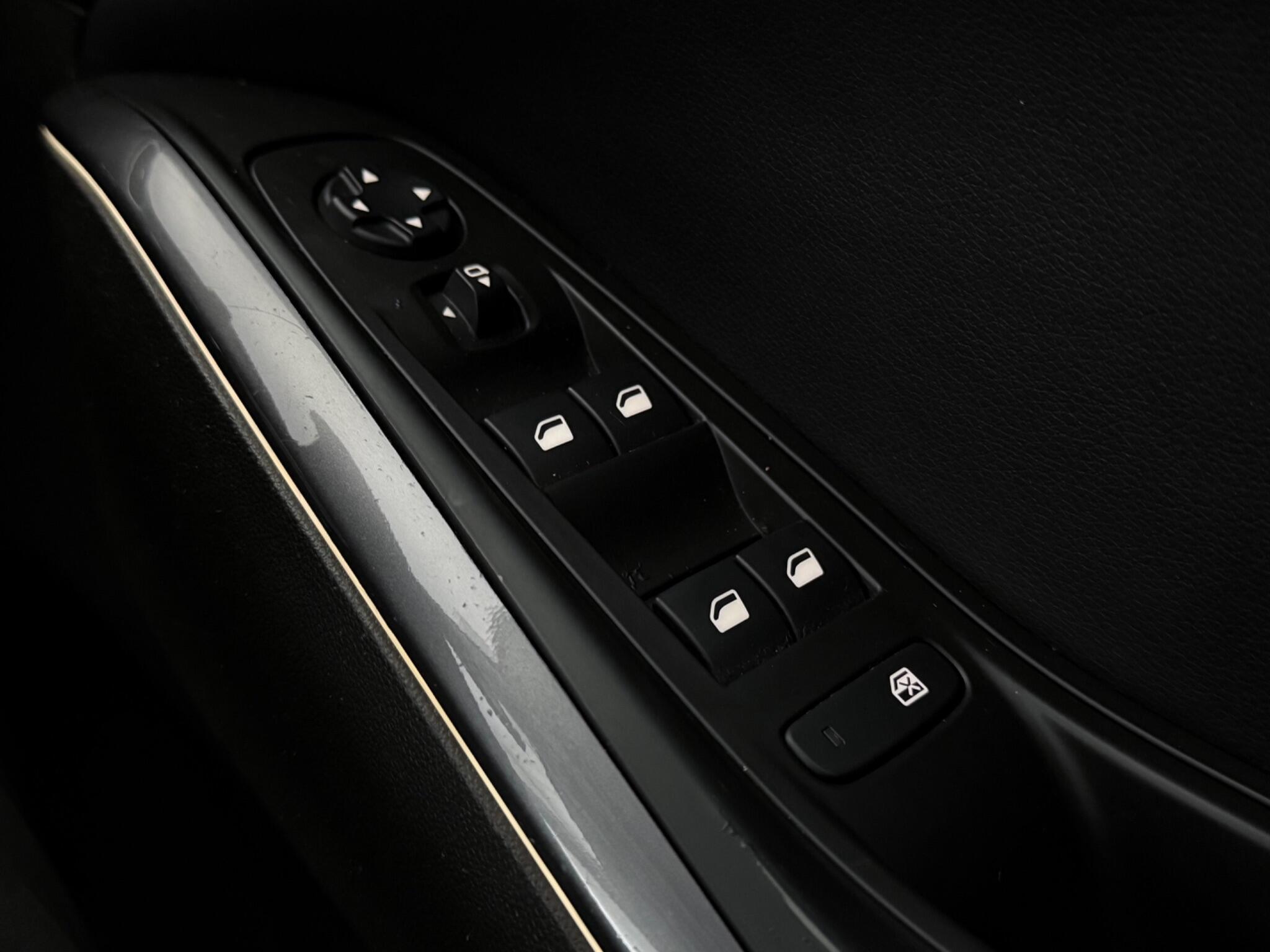 Vauxhall Grandland X view 17