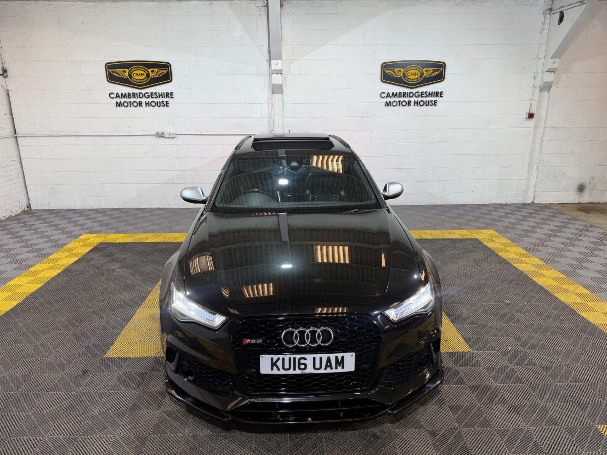 Audi RS6 view 2