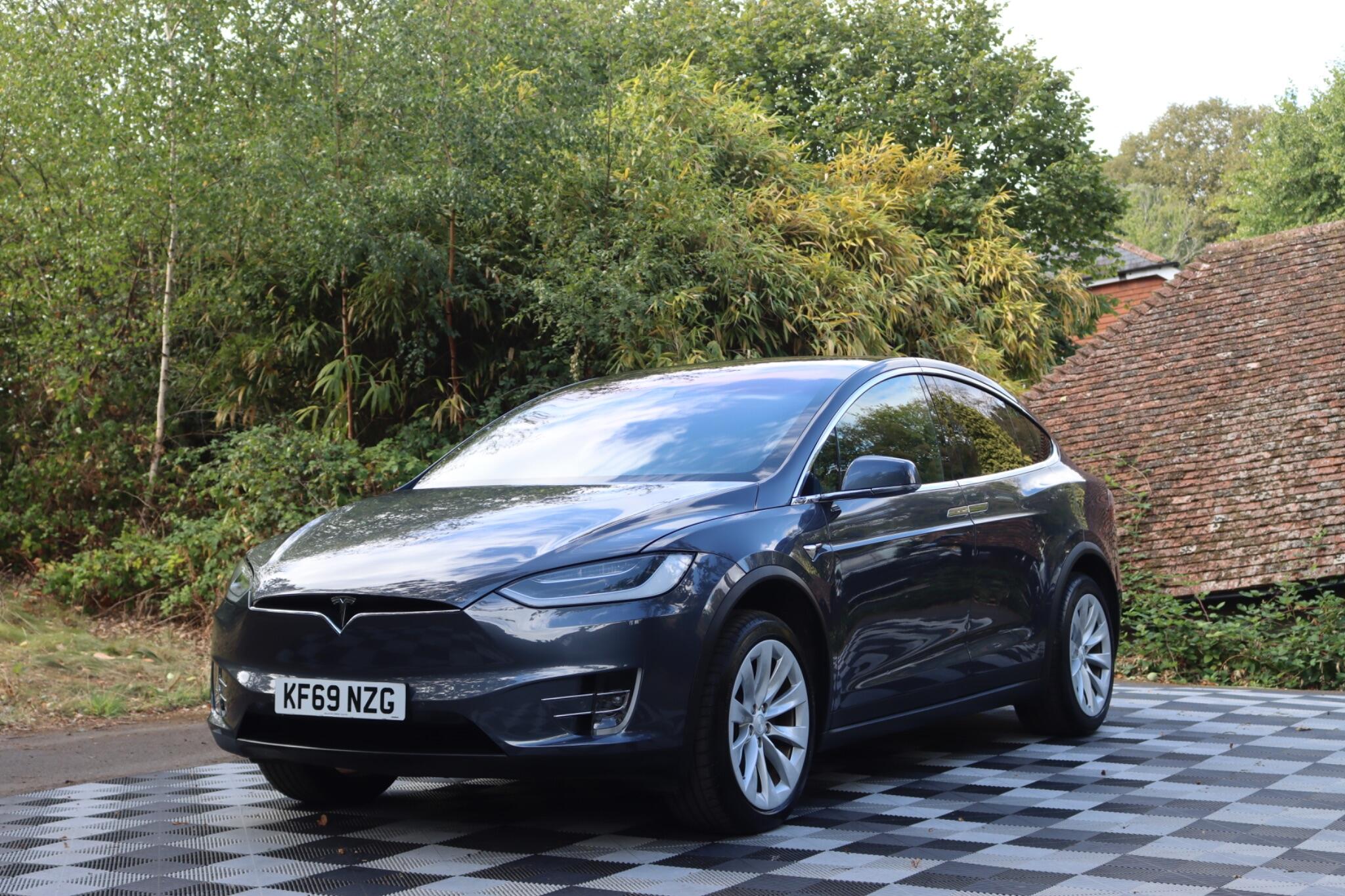 Tesla Model X view 16