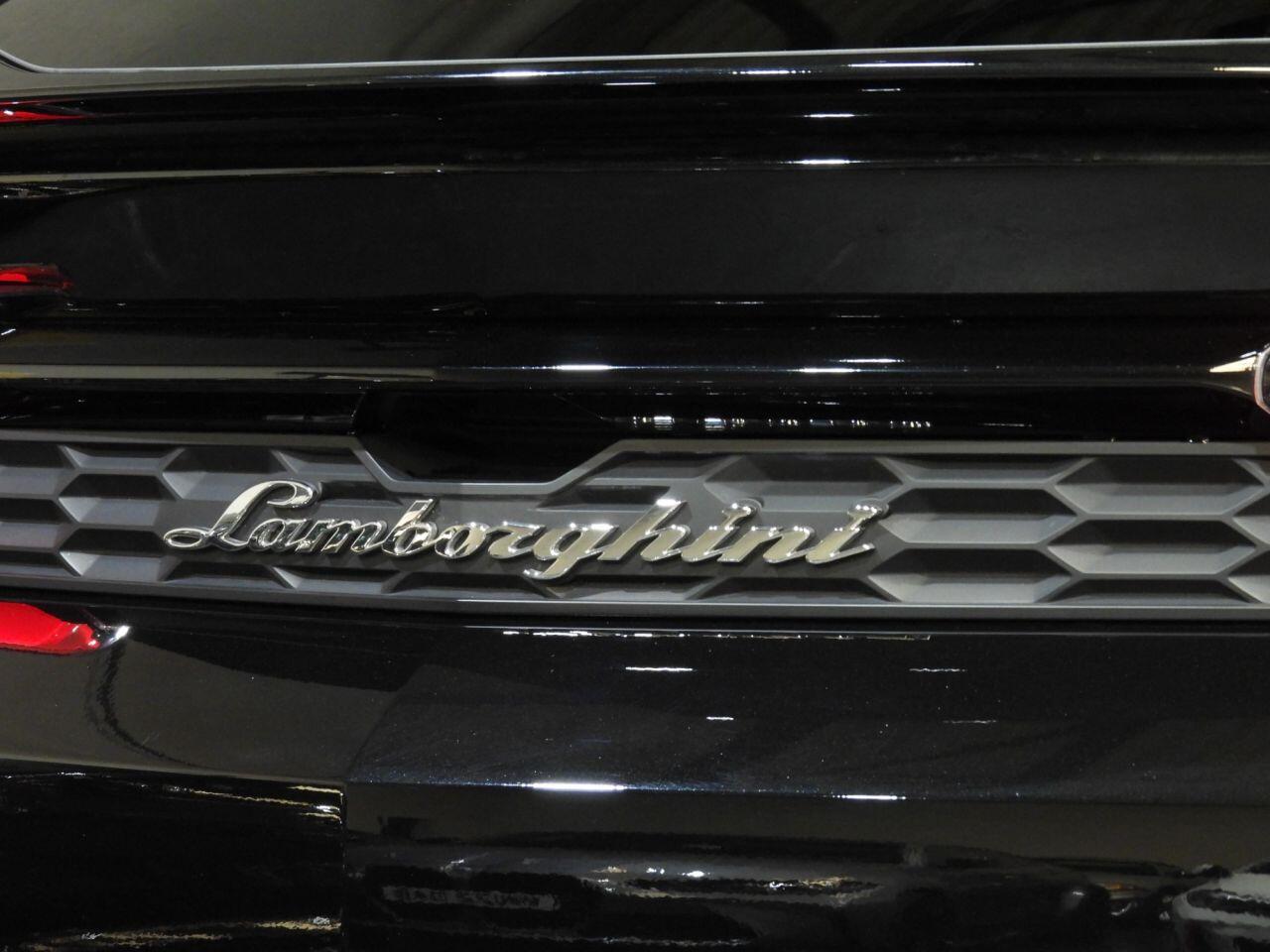 Lamborghini Urus view 85