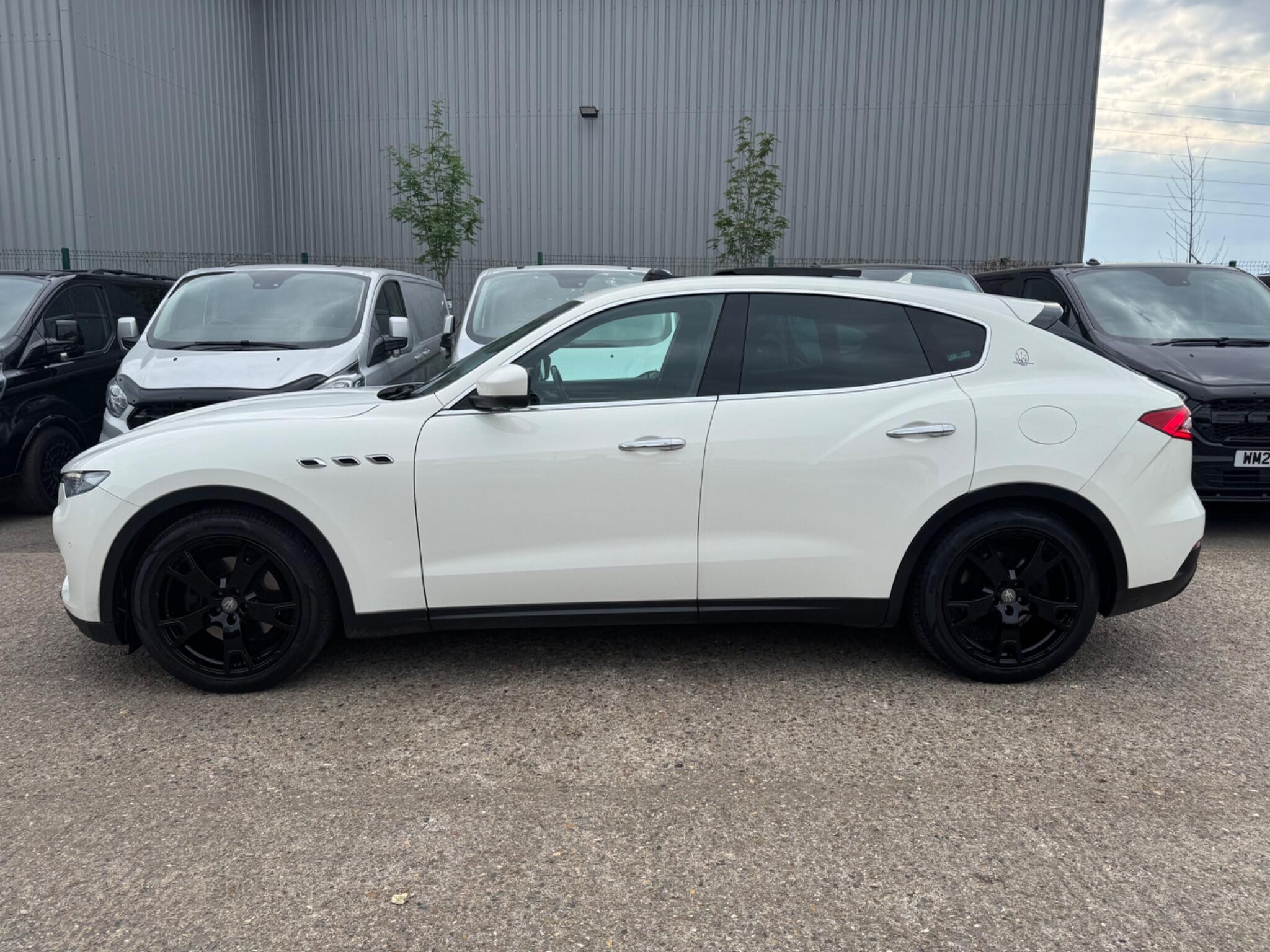 Maserati Levante view 11