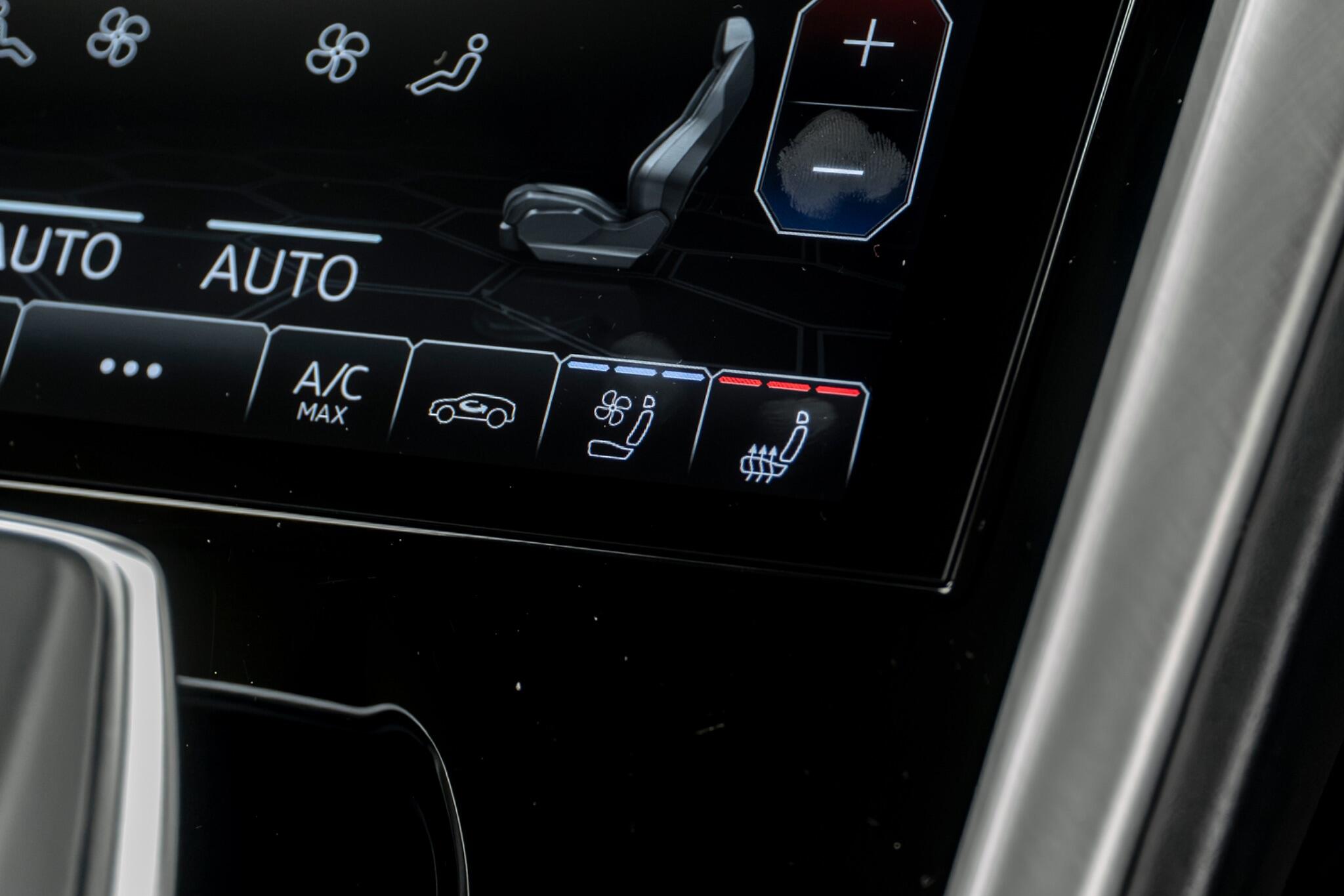 Lamborghini Urus view 43