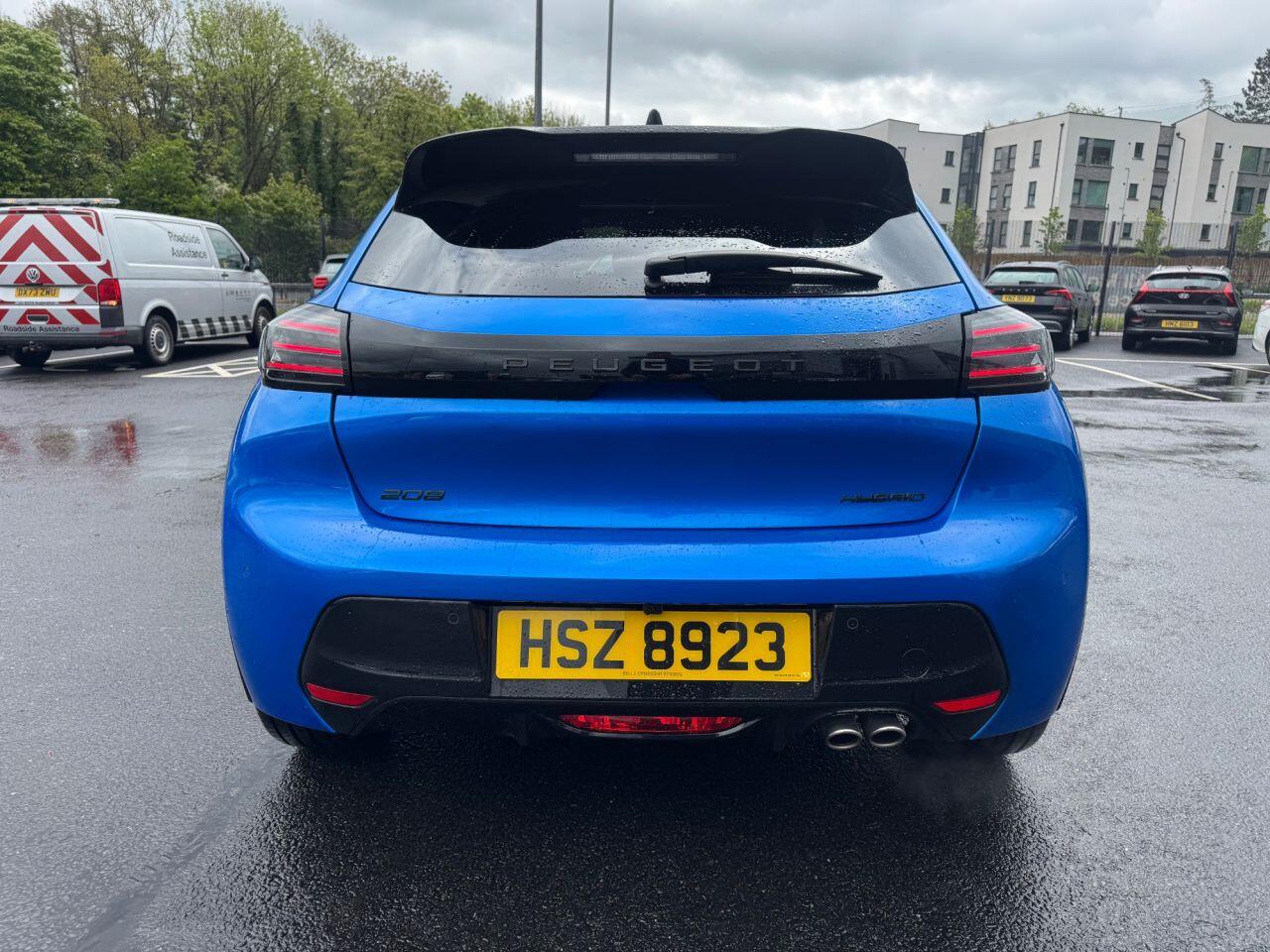 Peugeot 208 view 4