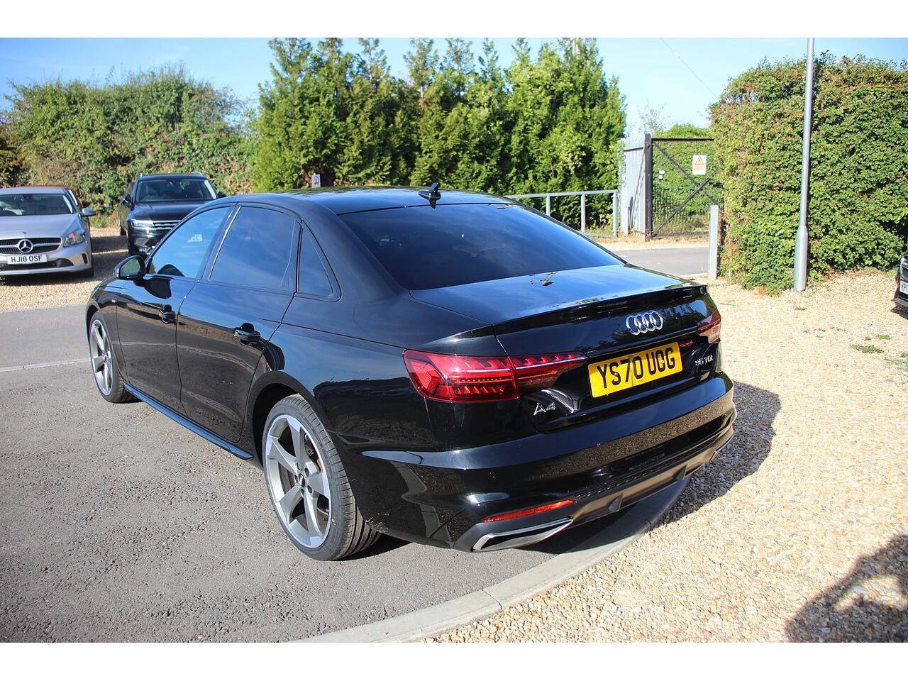 Audi A4 view 9
