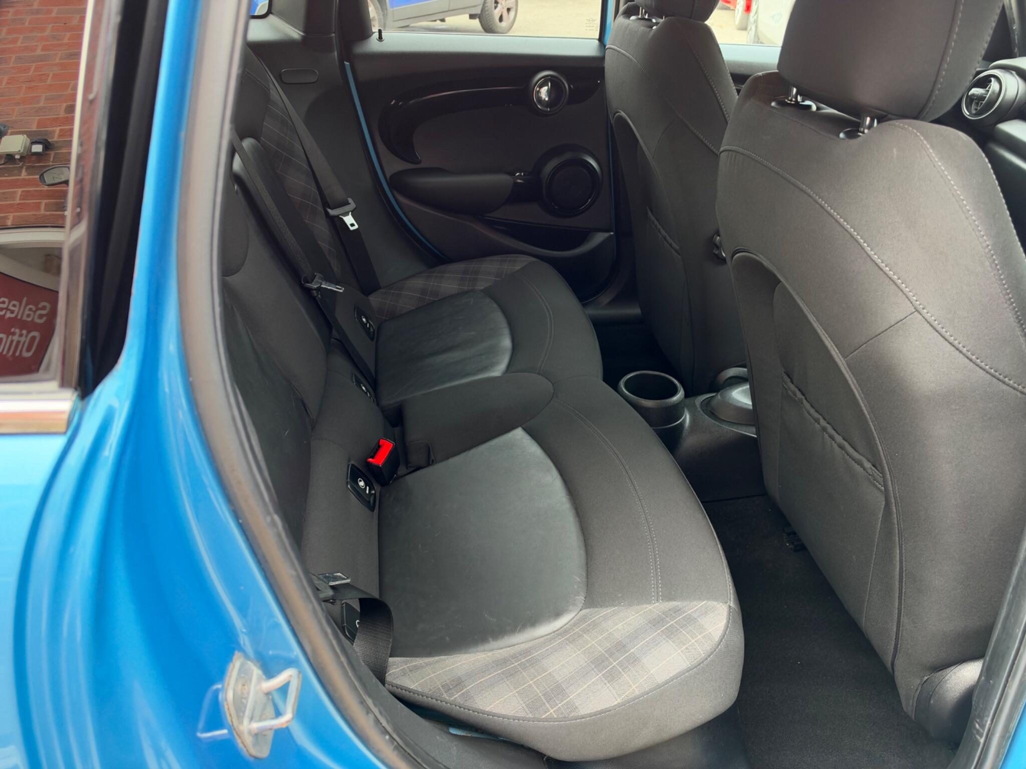 Mini Hatch view 16