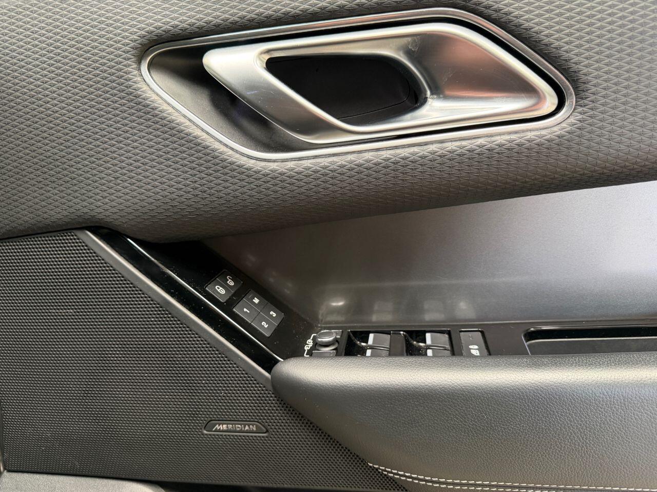Land Rover Range Rover Velar view 35