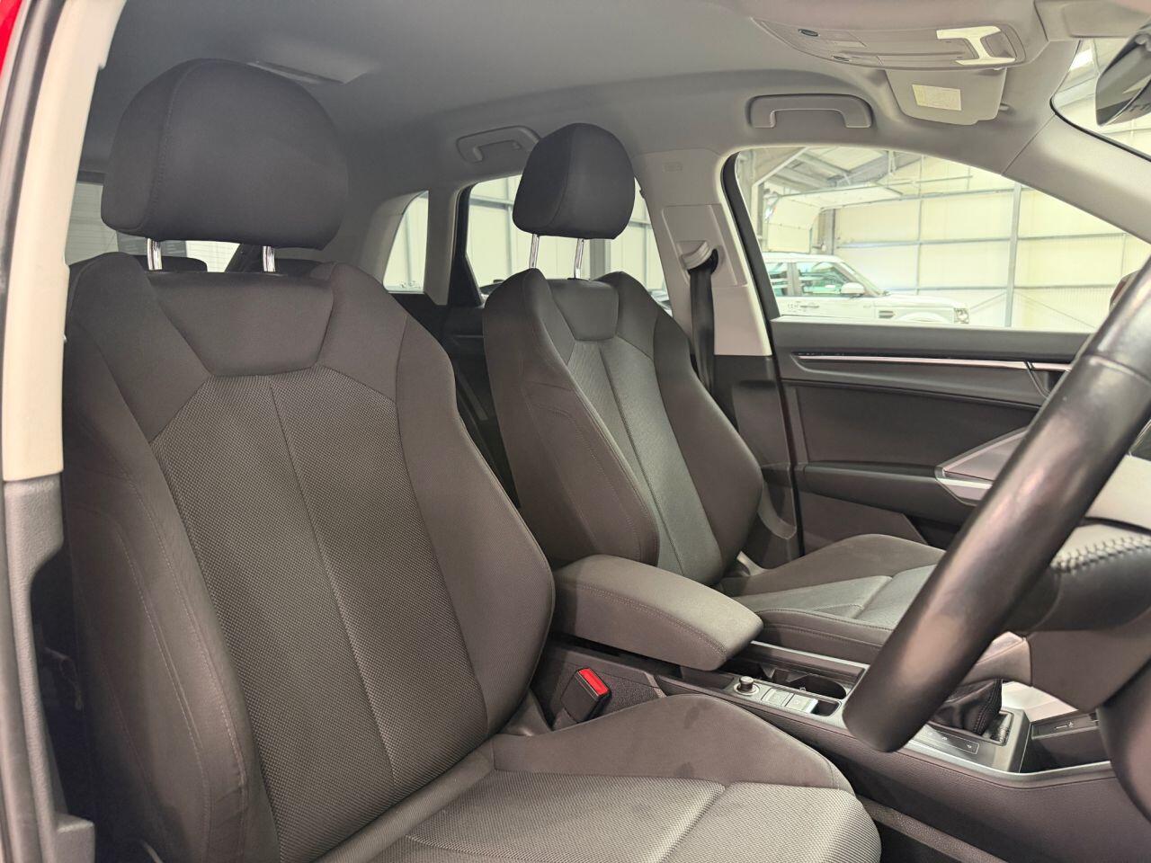 Audi Q3 view 4