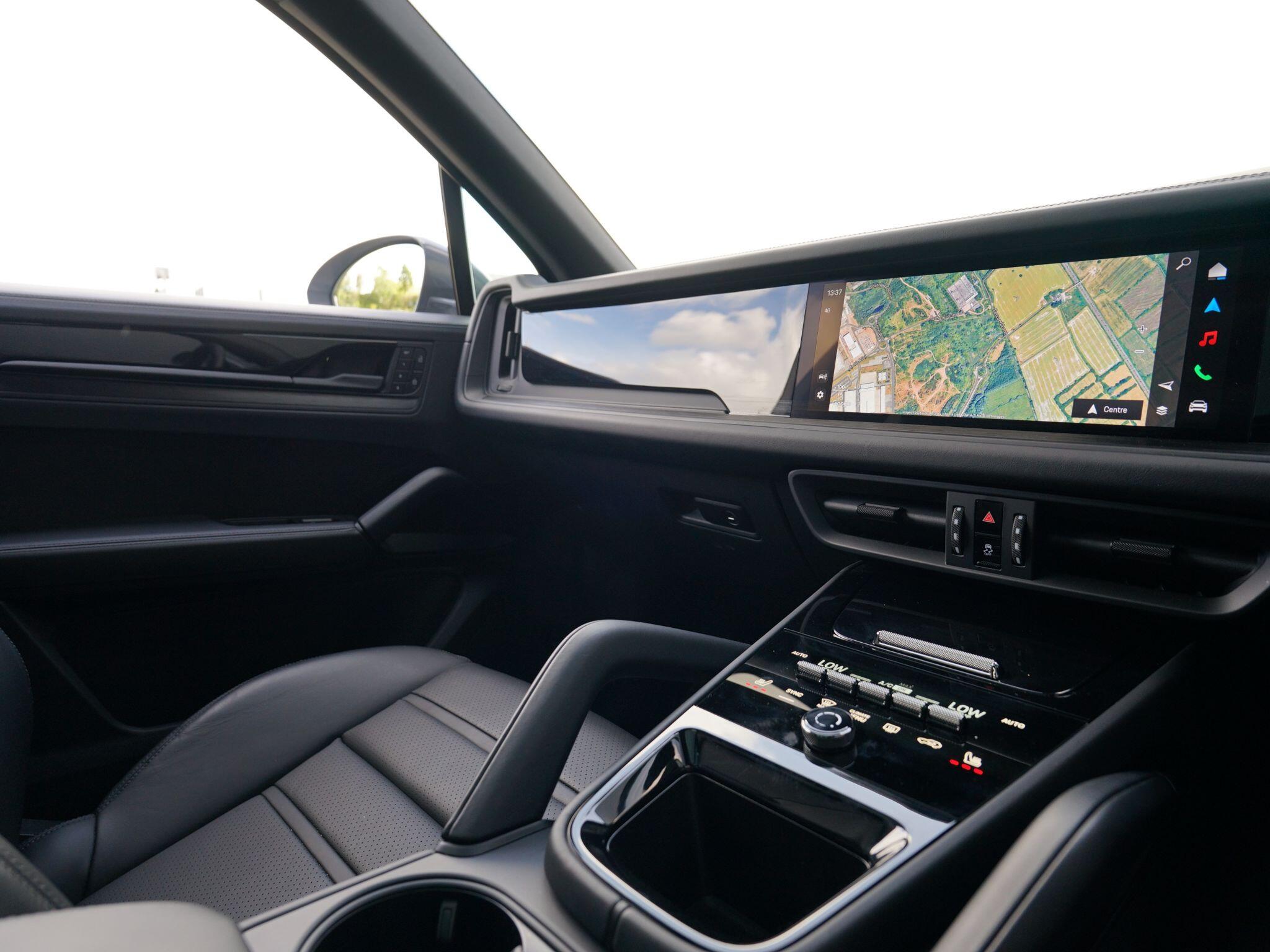 Porsche Cayenne view 94