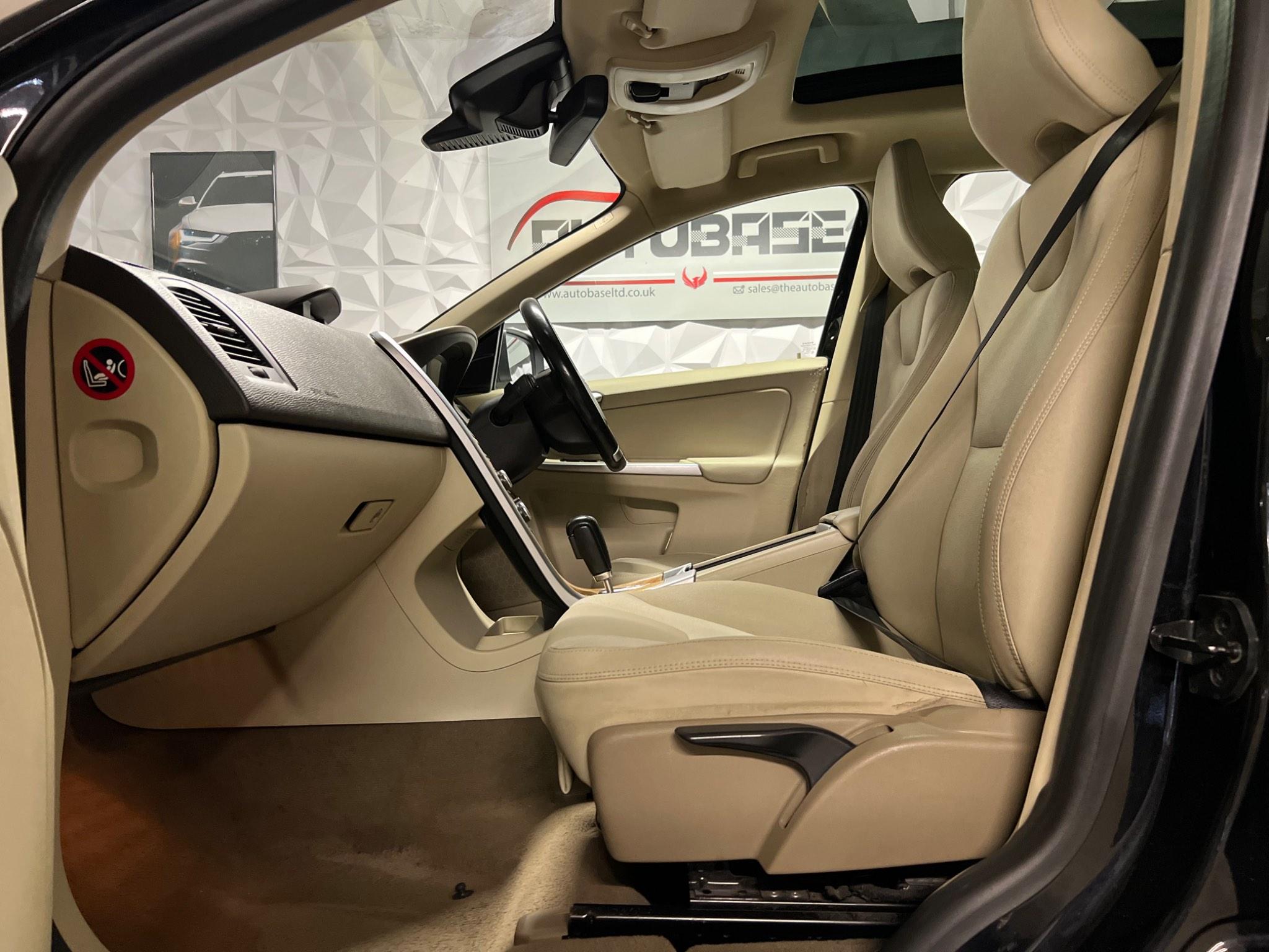 Volvo XC60 view 17